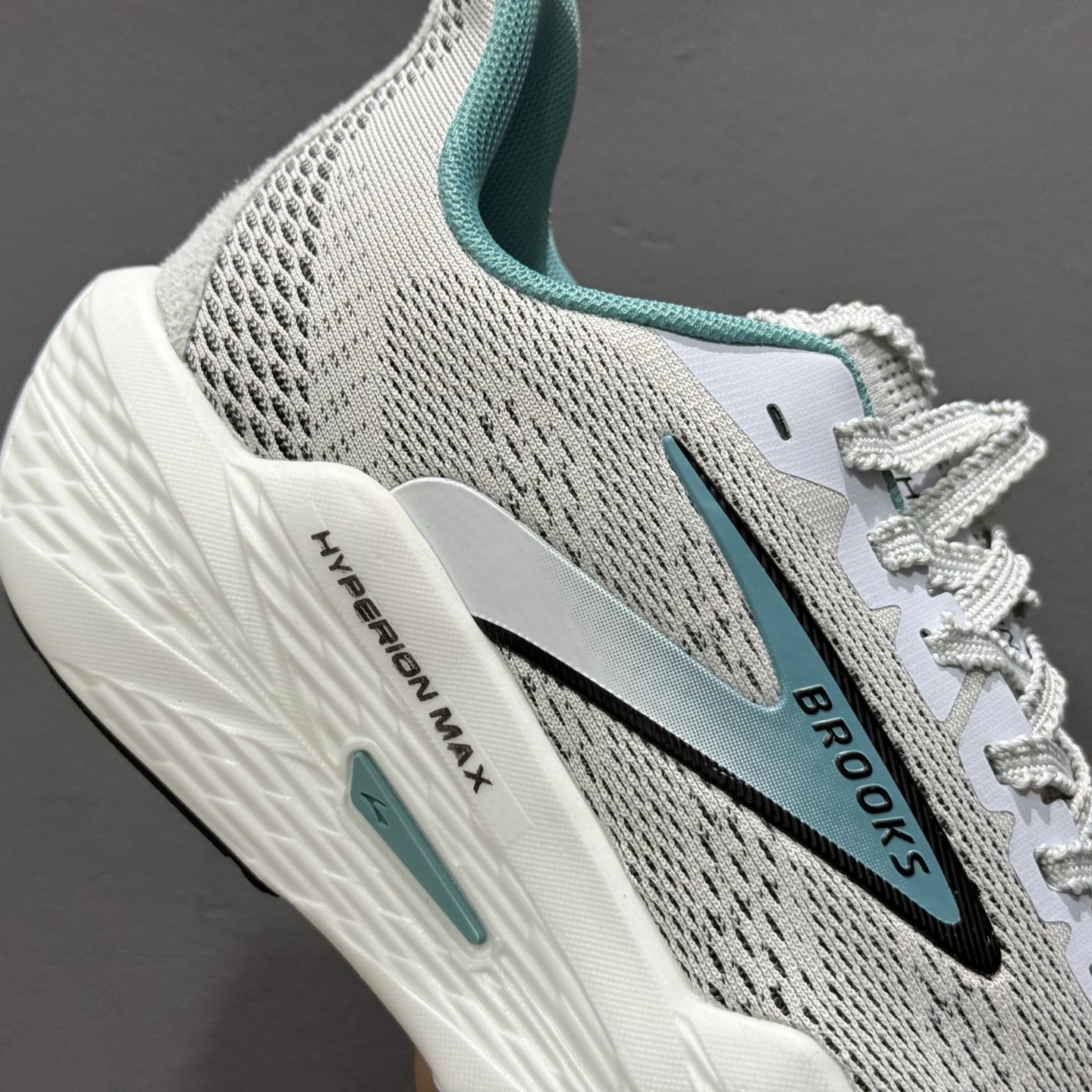 Brooks Hyperion Max 2 布鲁克斯 烈风2 减震竞速马拉松专业跑鞋 1104341D403