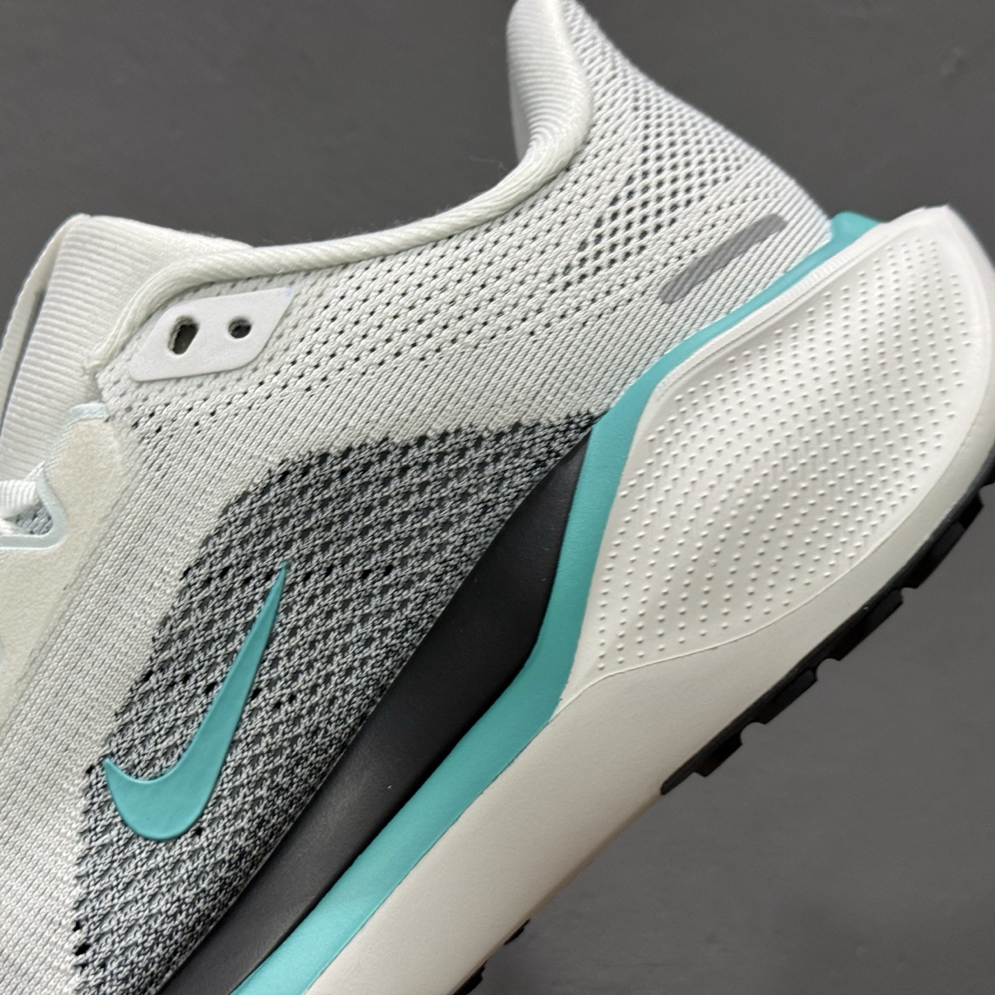 Nike Journey Run 2024跑步鞋 5041-103