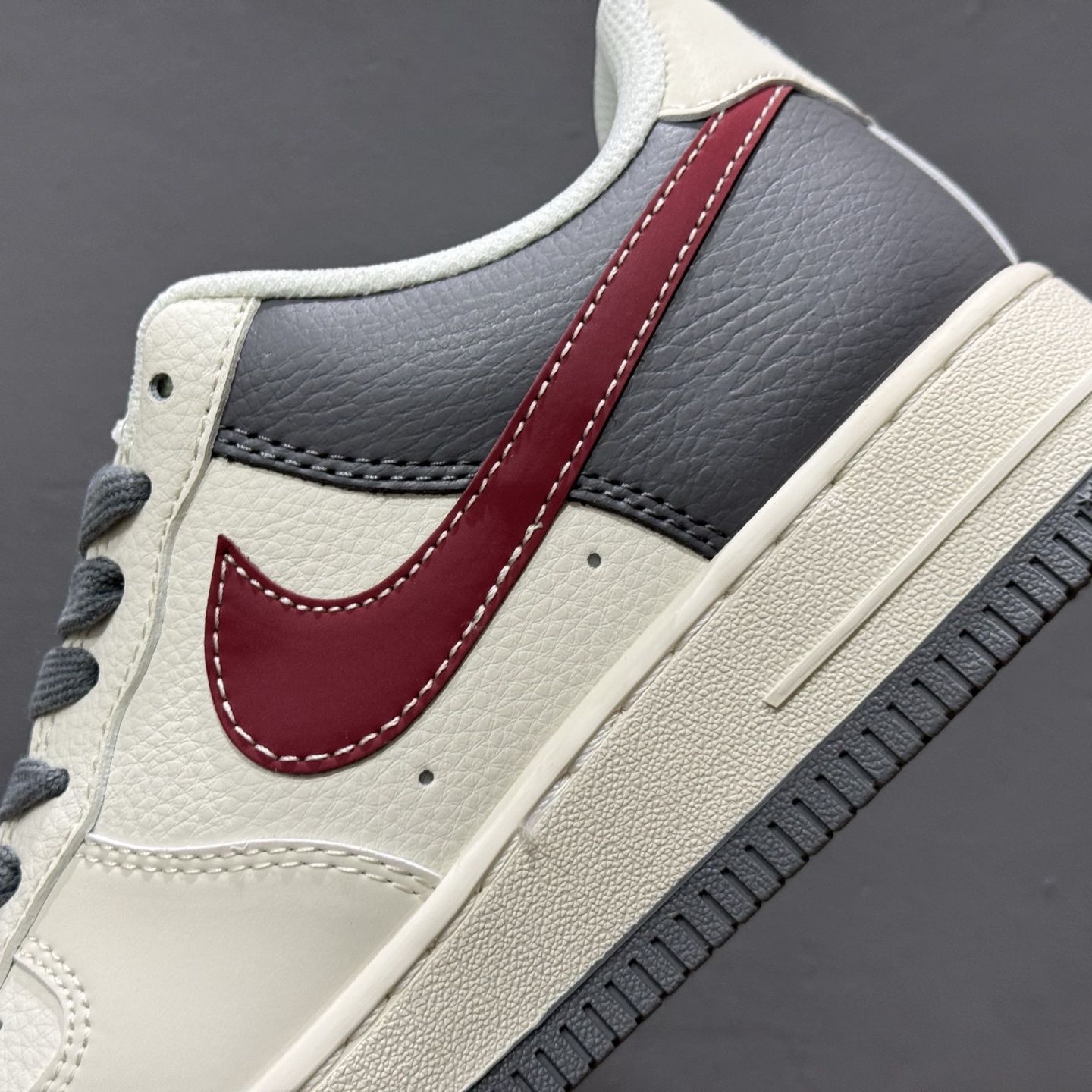 NIKE AIR FORCE 1‘07 LV8 XS1958-573