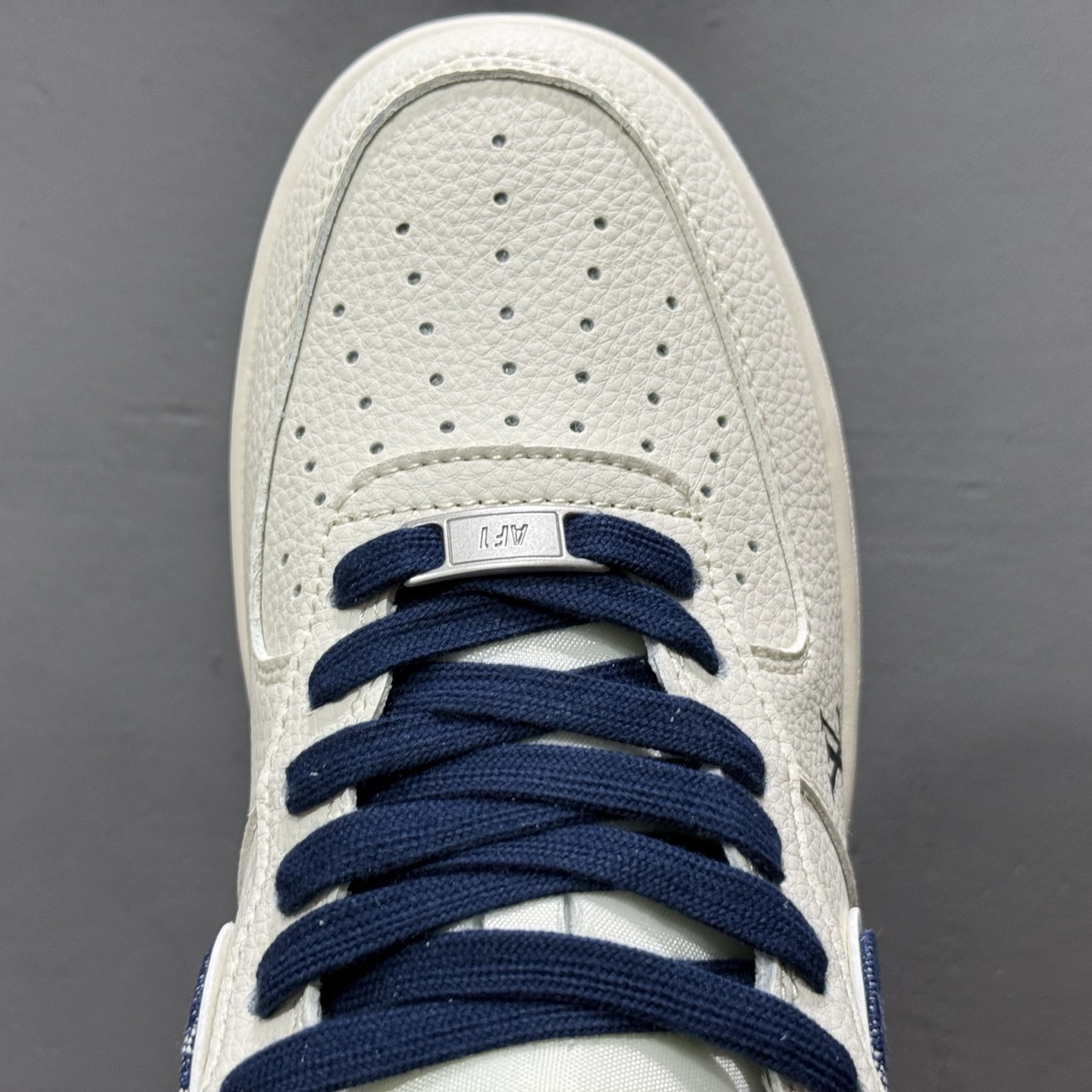 NIKE AIR FORCE 1‘07 LV8 XX3168-128