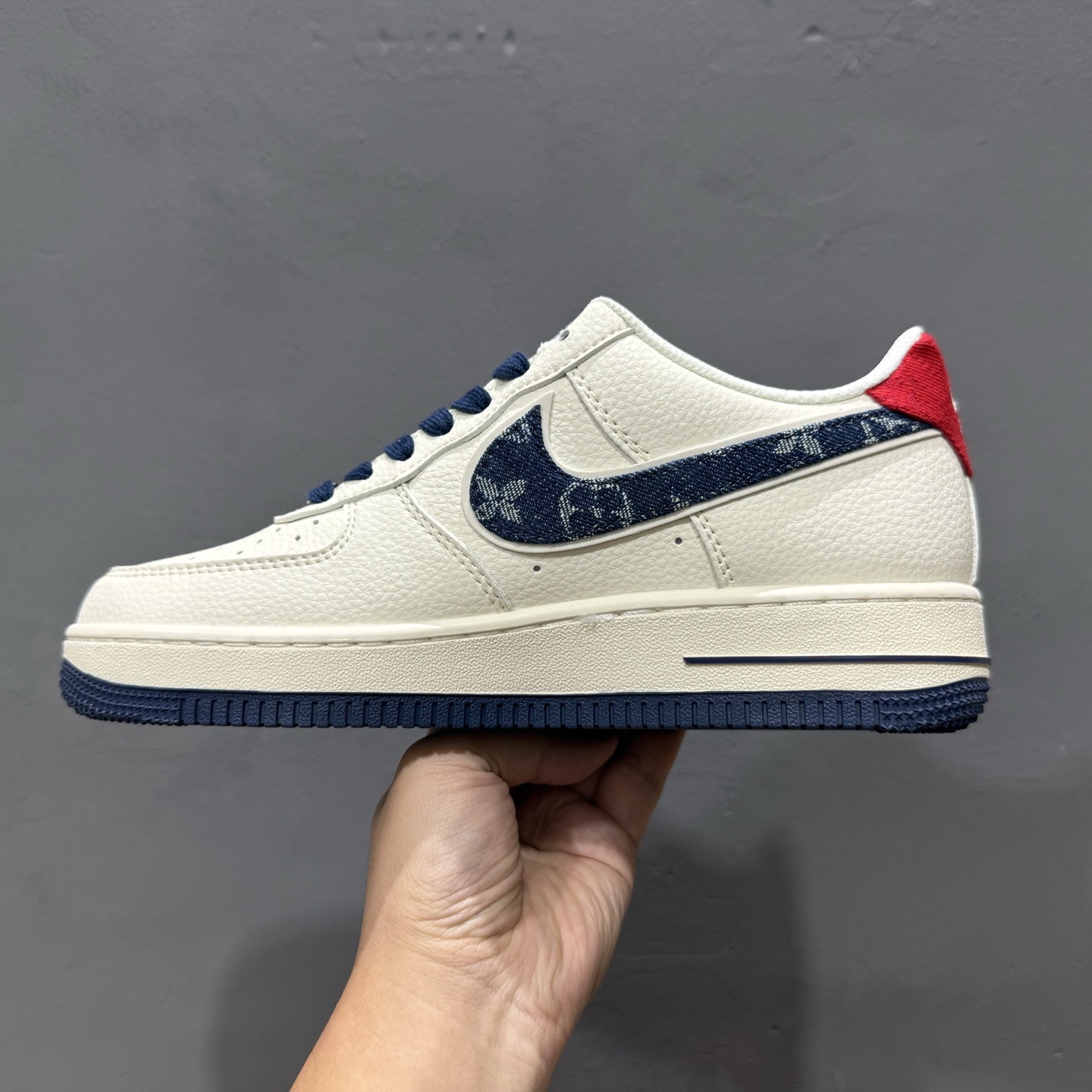 NIKE AIR FORCE 1‘07 LV8 XX3168-128