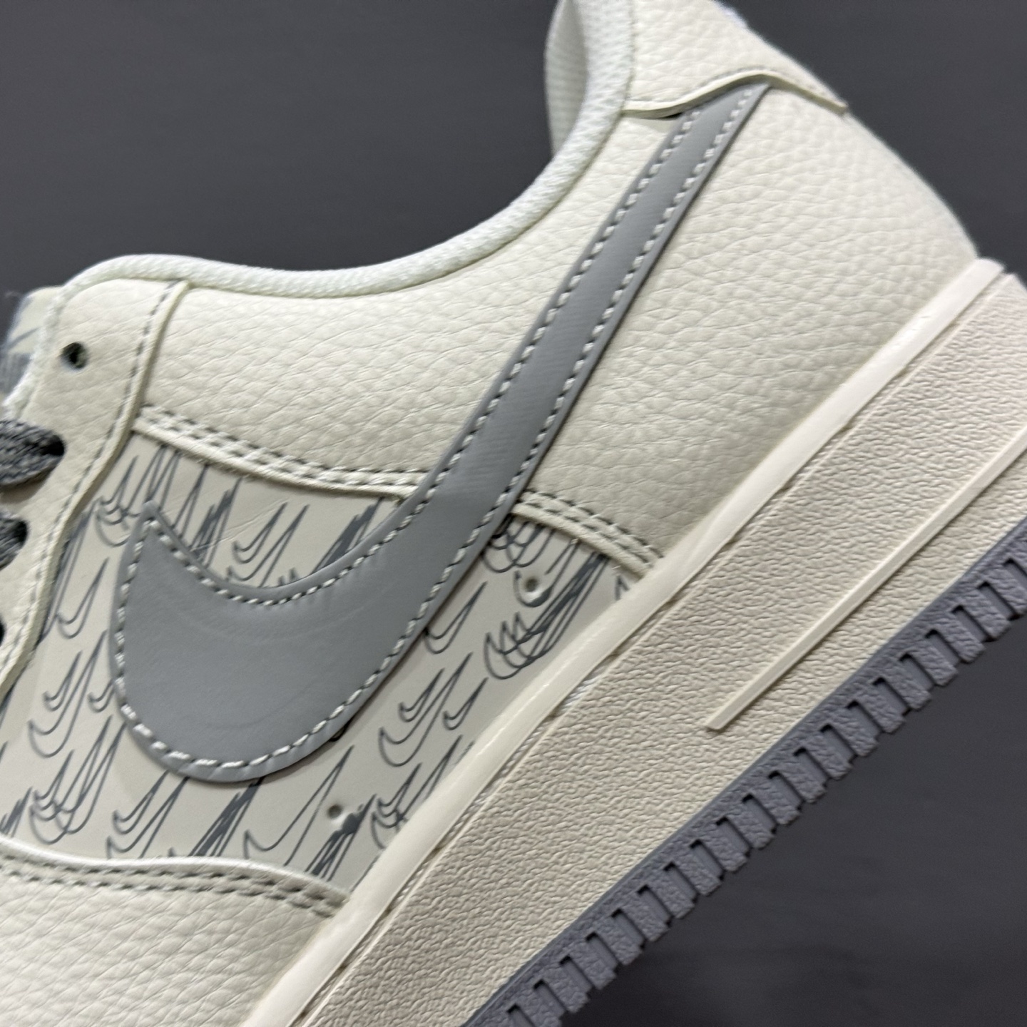 NIKE AIR FORCE 1‘07 LV8 HH7518-070