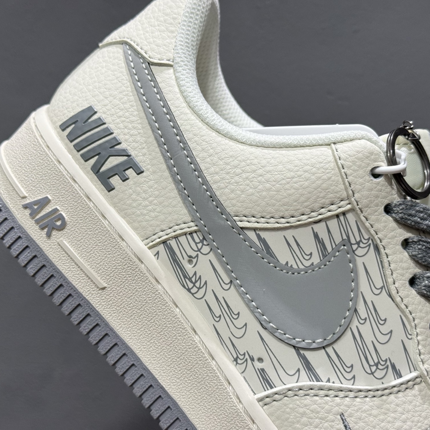 NIKE AIR FORCE 1‘07 LV8 HH7518-070
