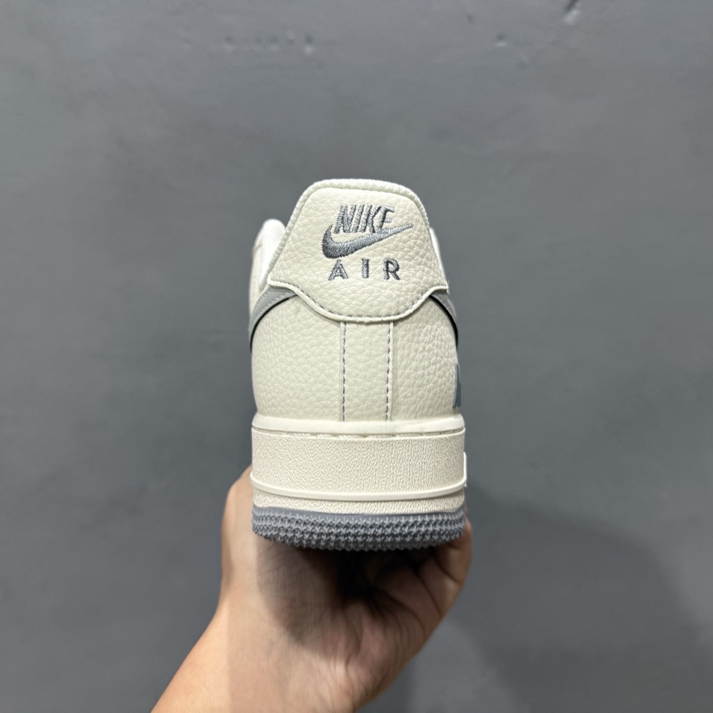 NIKE AIR FORCE 1‘07 LV8 HH7518-070