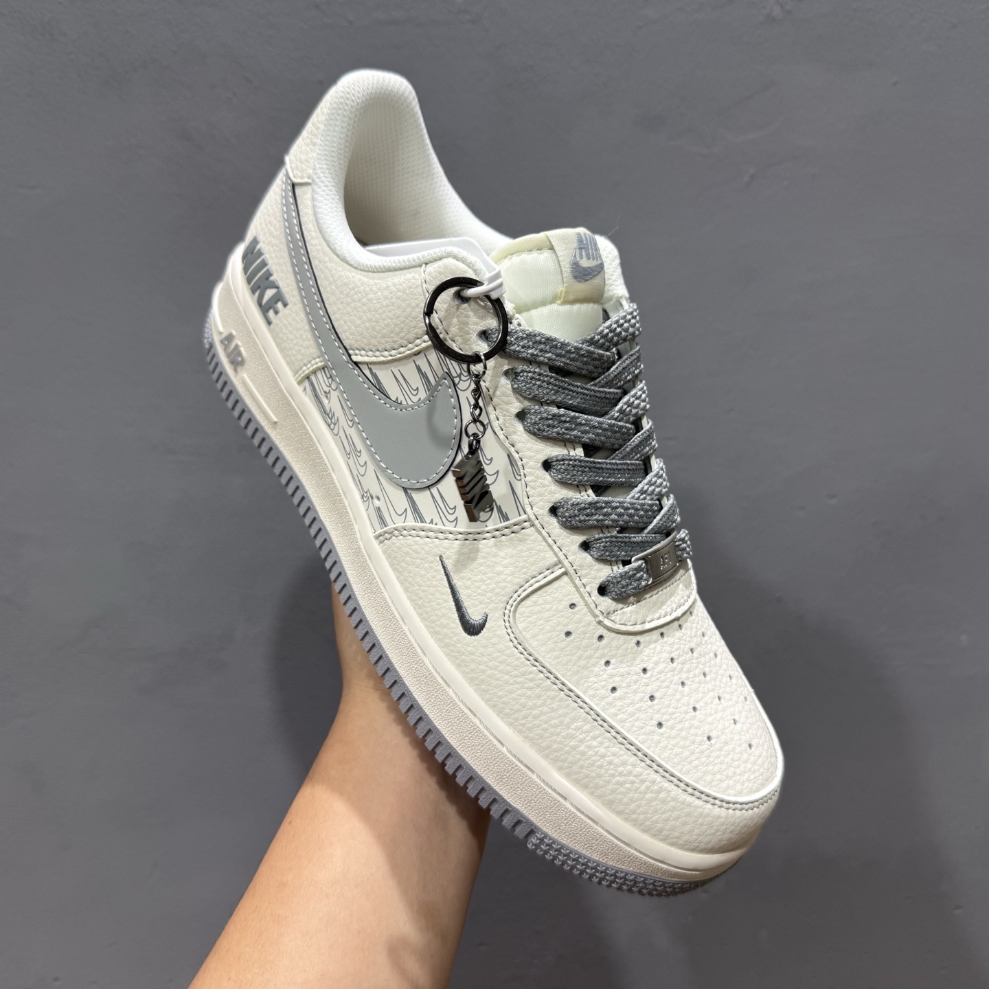 NIKE AIR FORCE 1‘07 LV8 HH7518-070