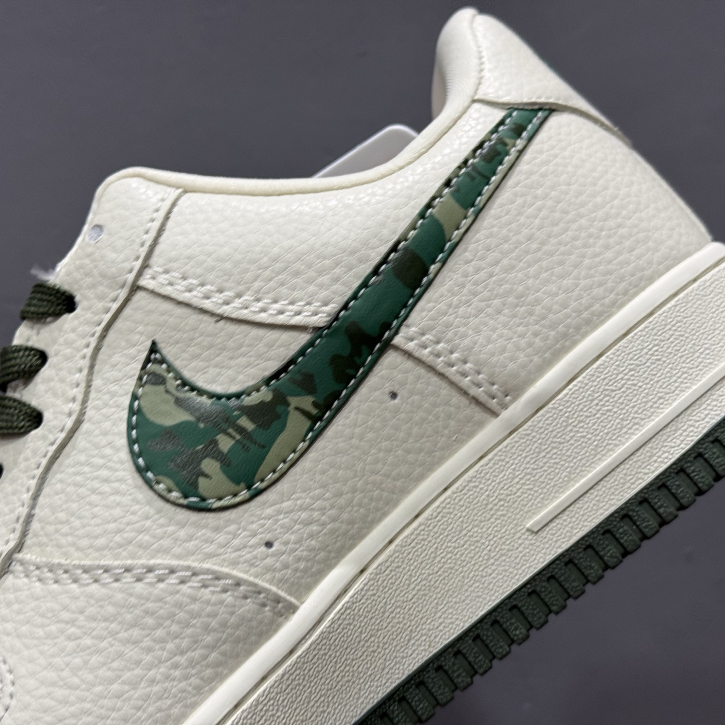 Nike Air Force 1'07 Low Supreme联名 绿迷彩勾 空军一号低帮休闲板鞋 KK1988-069
