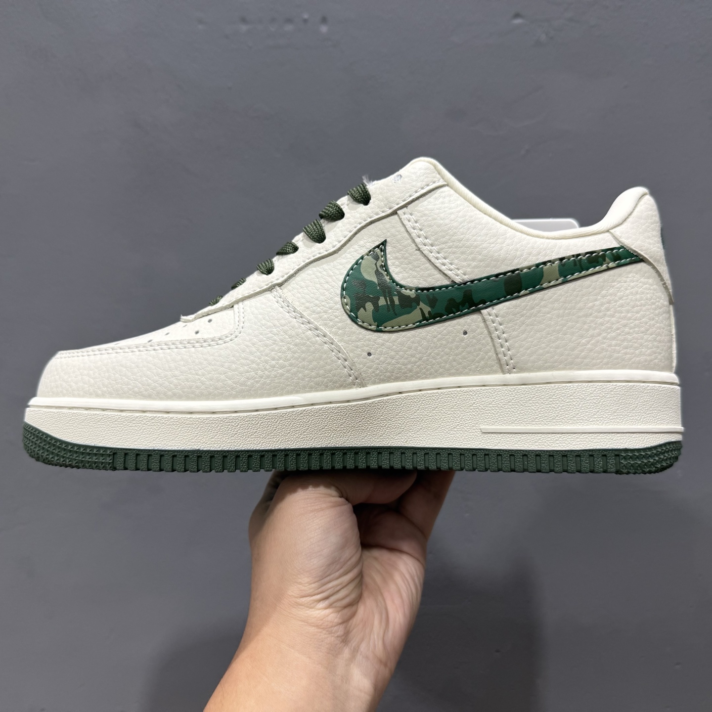 Nike Air Force 1'07 Low Supreme联名 绿迷彩勾 空军一号低帮休闲板鞋 KK1988-069