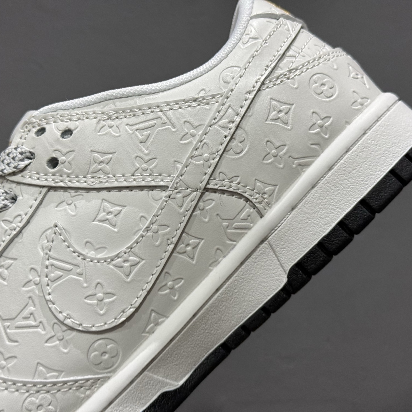 Louis Vuitton x Nike Dunk Low 黑白暗印花 XX3168-145