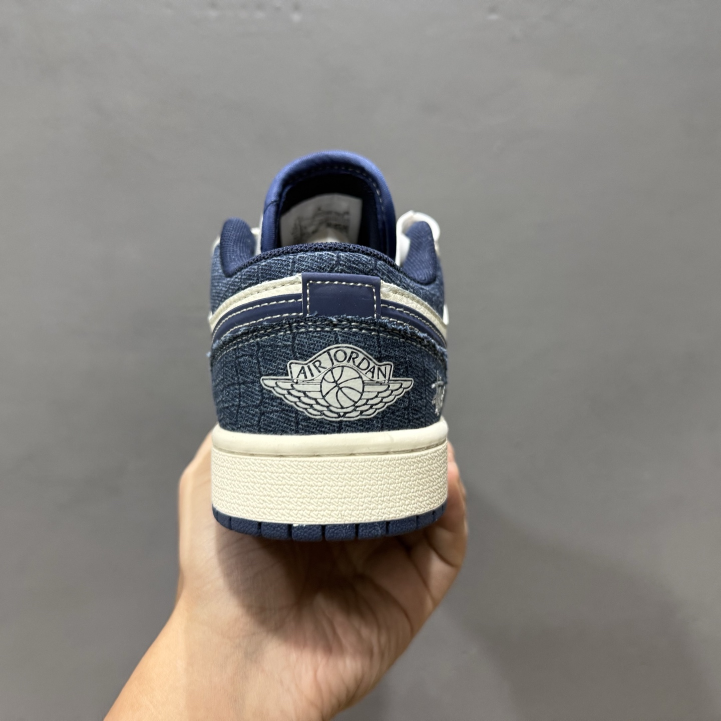 Stussy x Air Jordan 1 米蓝立体勾 XS6086-562