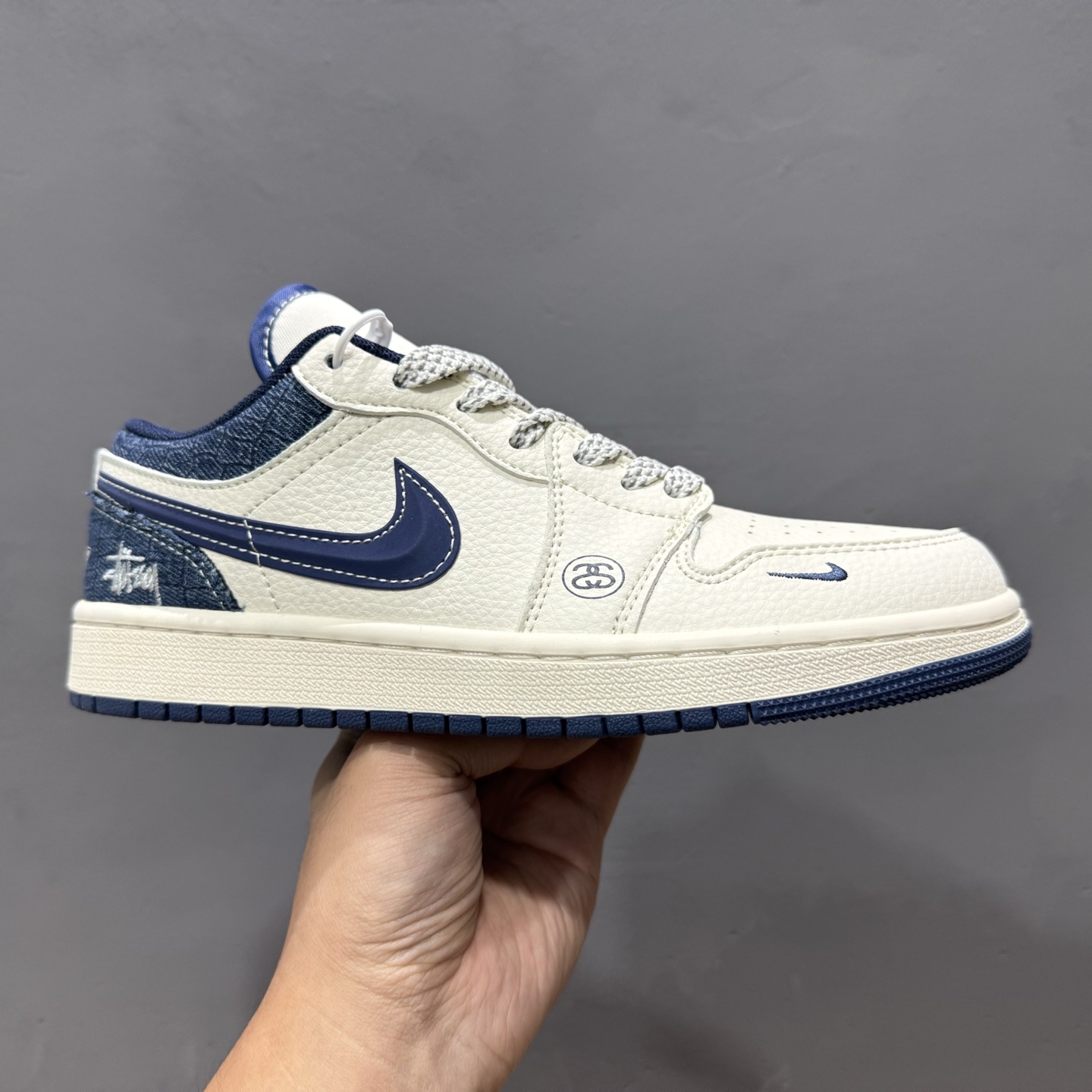 Stussy x Air Jordan 1 米蓝立体勾 XS6086-562