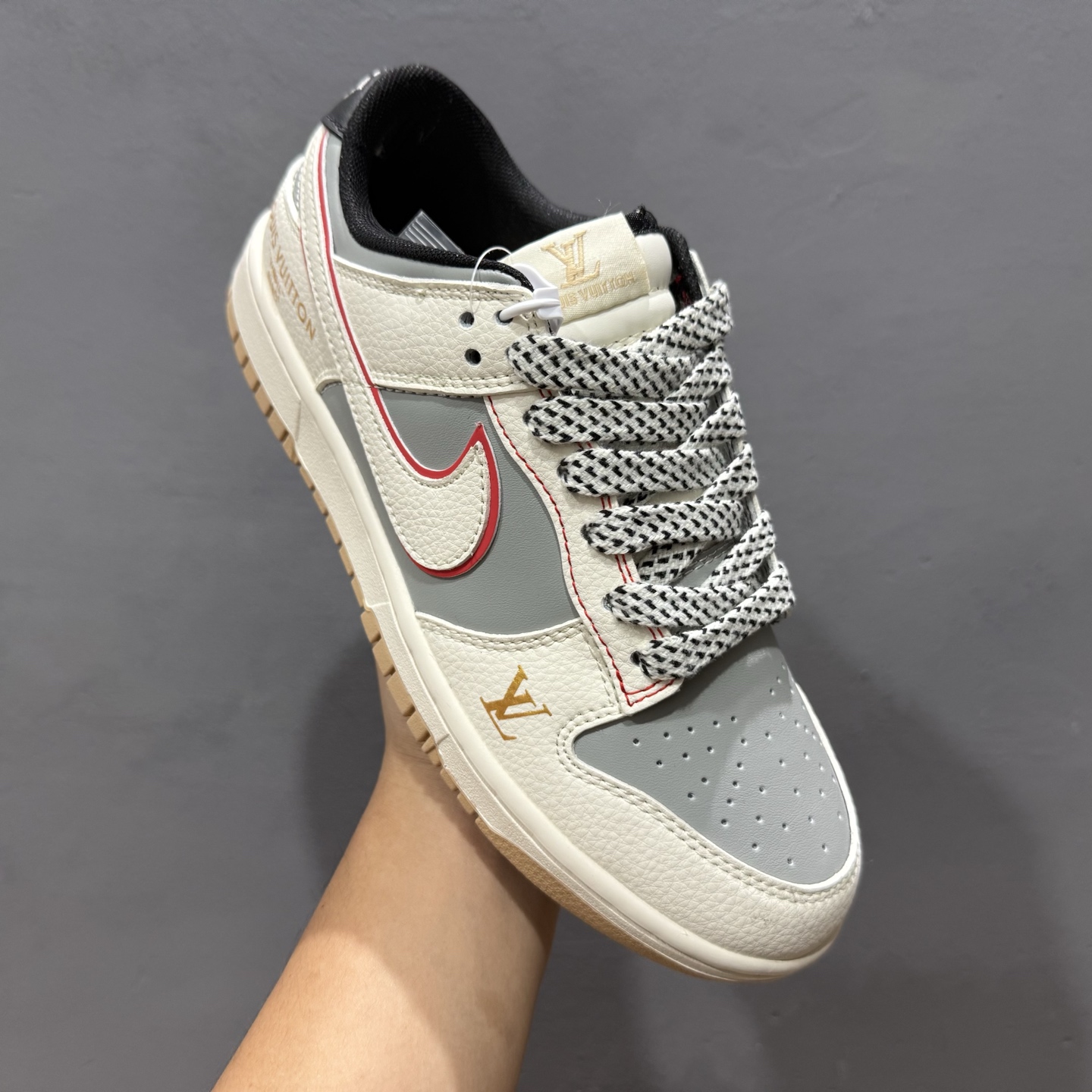 海外爆款限量发售！ Nike SB Dunk Low“LV联名——米白灰棕” 低帮休闲板鞋 SD6868-108