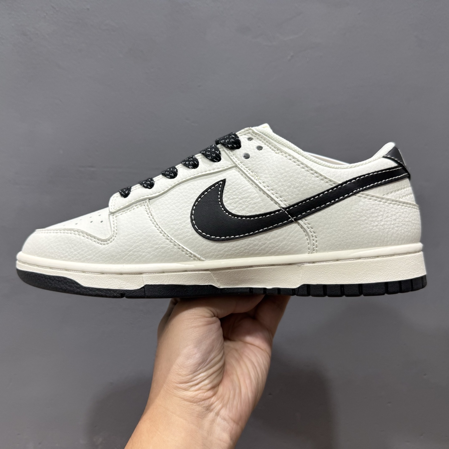 海外爆款限量发售！ Nike SB Dunk Low“迪奥联名——迪奥印花黑勾” 高端定制 低帮休闲板鞋 JY6988-106