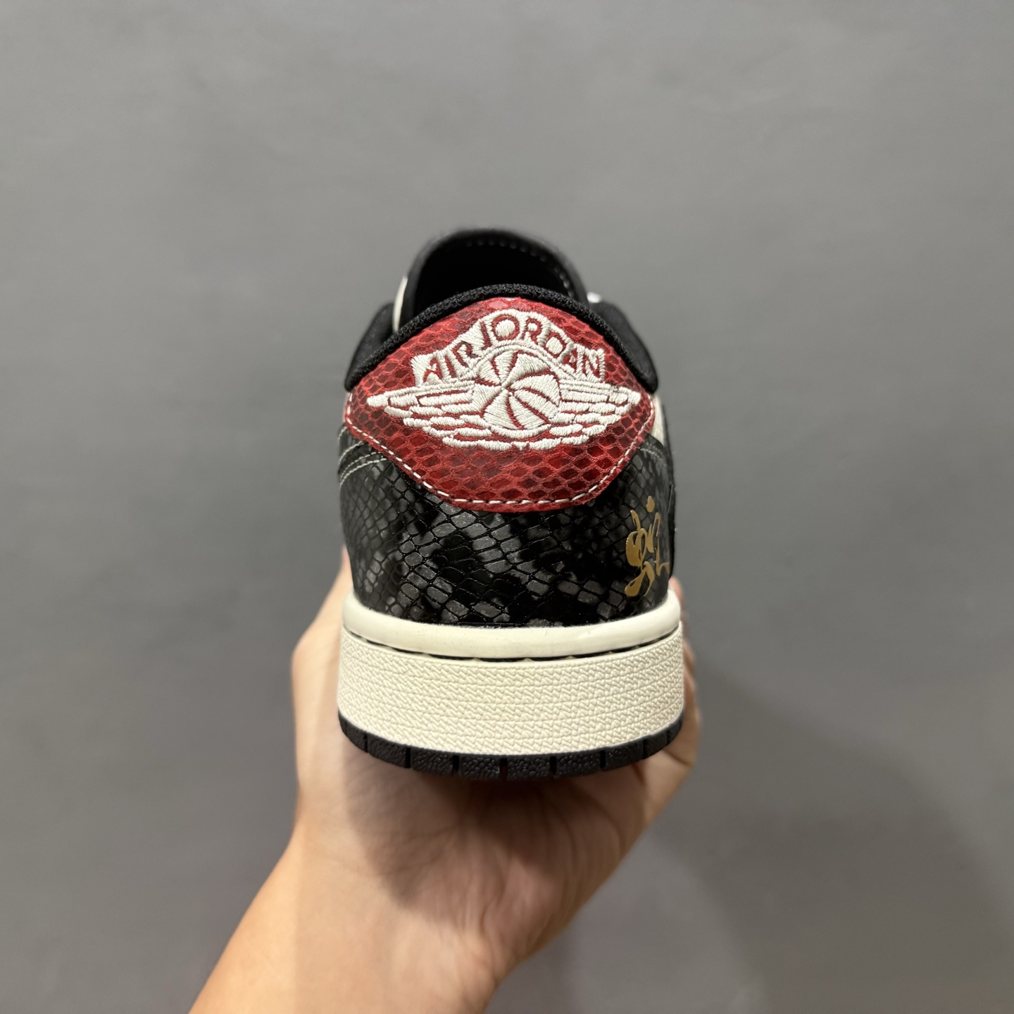 280 Travis Scott x Fragment Design x Air Jordan 1 Low SP AJ1 蛇 年限定 双拼亮黑 低帮文化休闲板鞋 YX5066-307