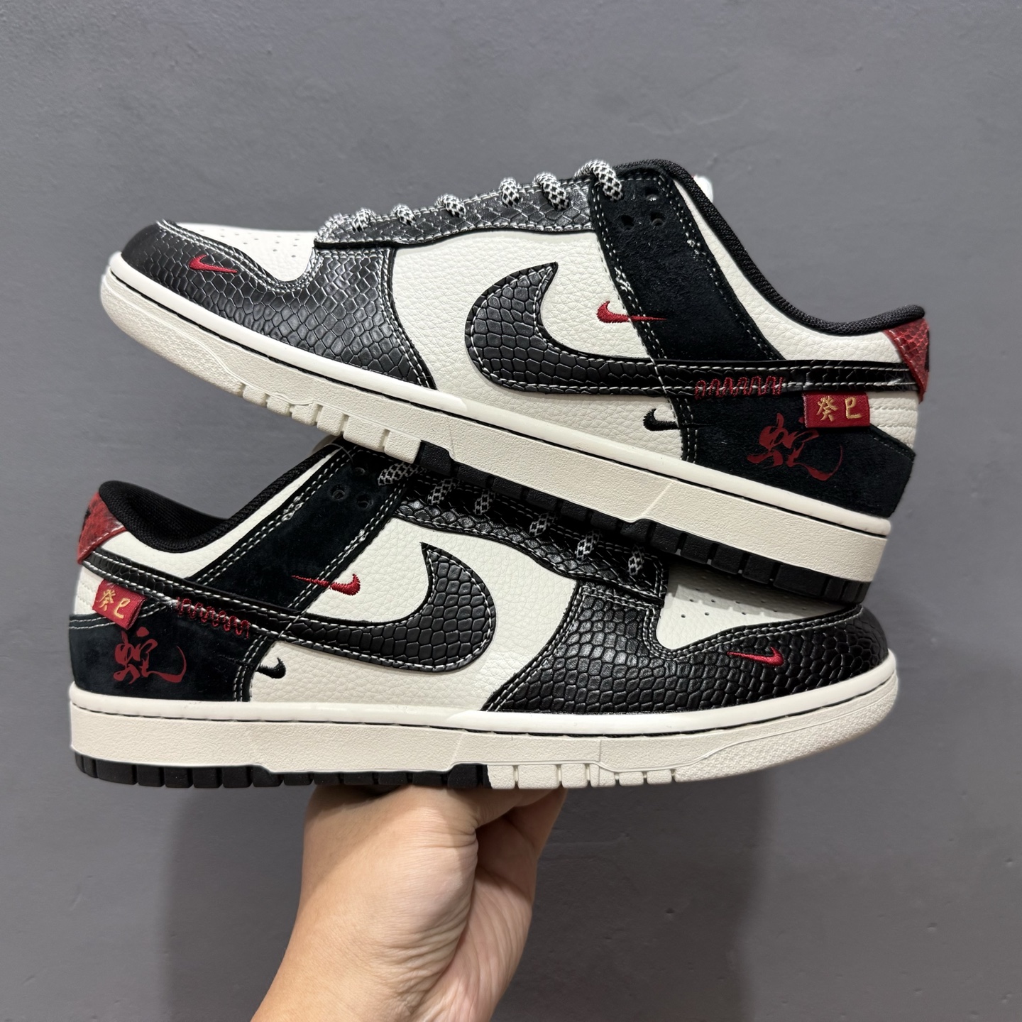 Nike SB Dunk Low 蛇年系列黑鳞黑勾 低帮休闲板鞋 YX5066-292