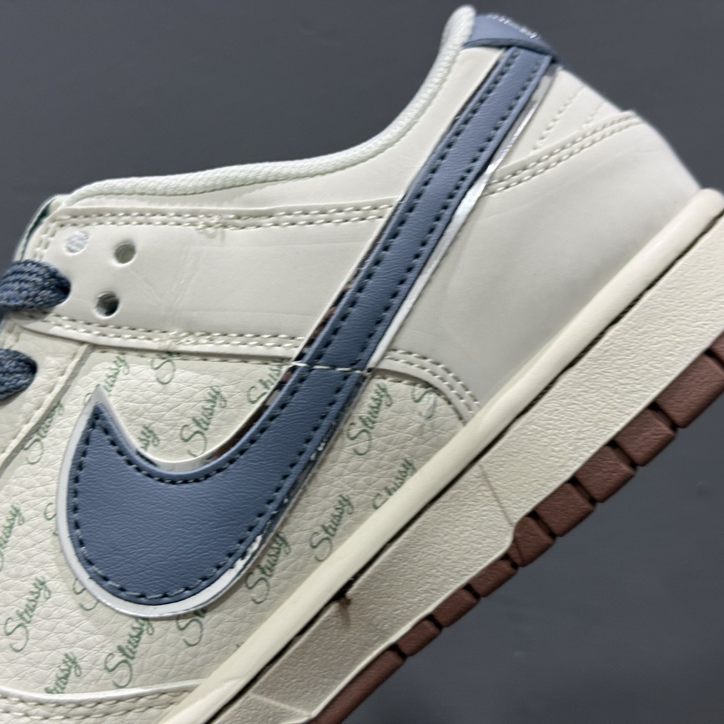 280 Nike SB Dunk Low 斯图西联 名 浅蓝棕 周年高端定制 低帮休闲板鞋 ZH2598-247