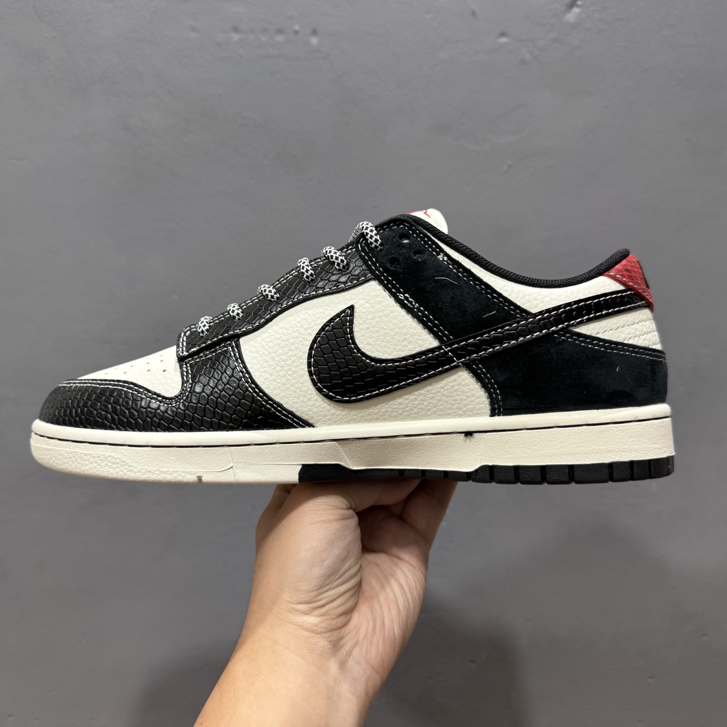 Nike SB Dunk Low 蛇年系列黑鳞黑勾 低帮休闲板鞋 YX5066-292