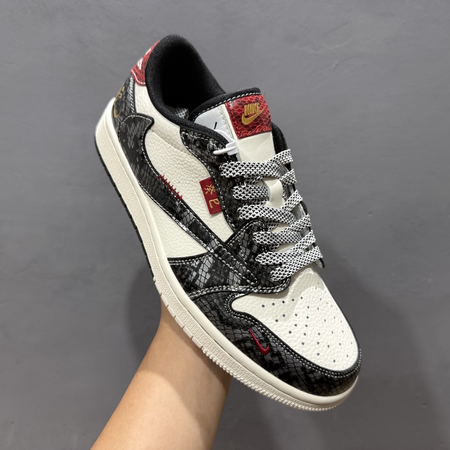 280 Travis Scott x Fragment Design x Air Jordan 1 Low SP AJ1 蛇 年限定 双拼亮黑 低帮文化休闲板鞋 YX5066-307
