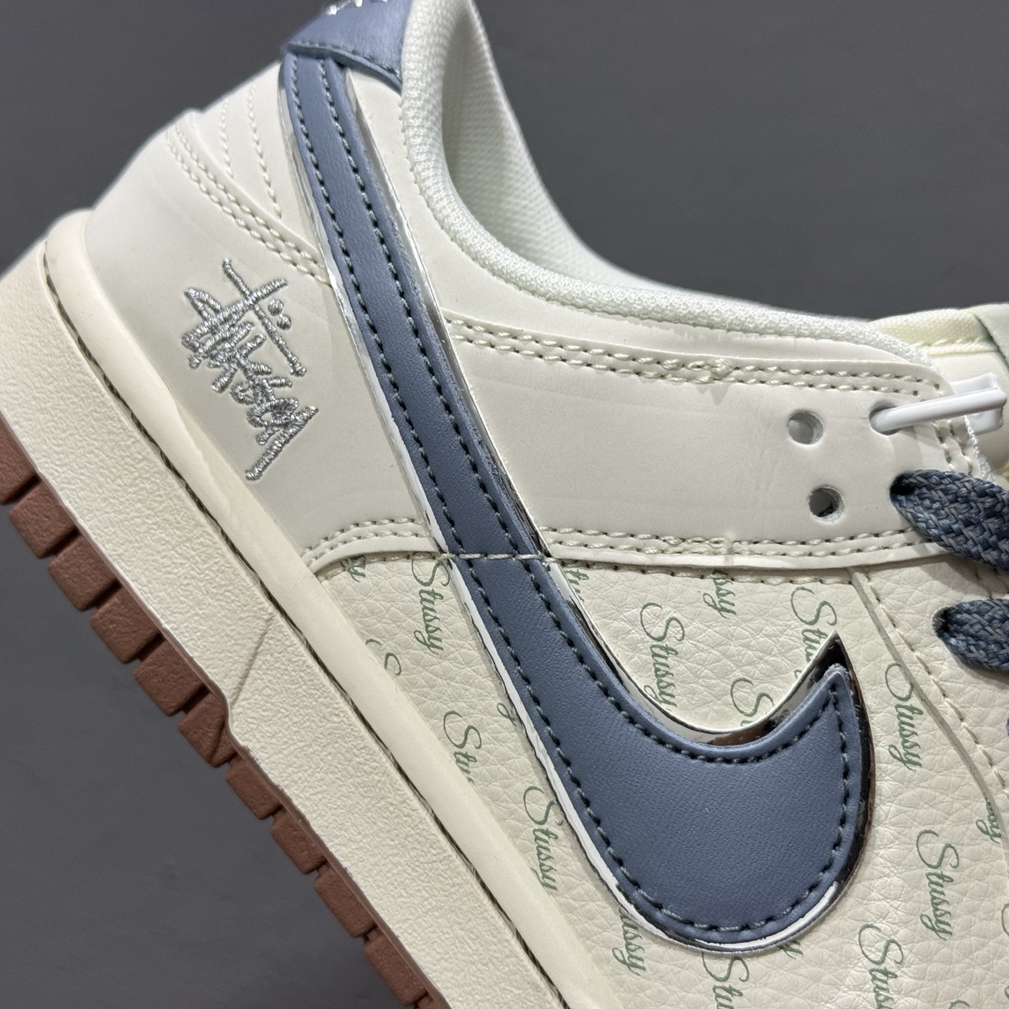 280 Nike SB Dunk Low 斯图西联 名 浅蓝棕 周年高端定制 低帮休闲板鞋 ZH2598-247