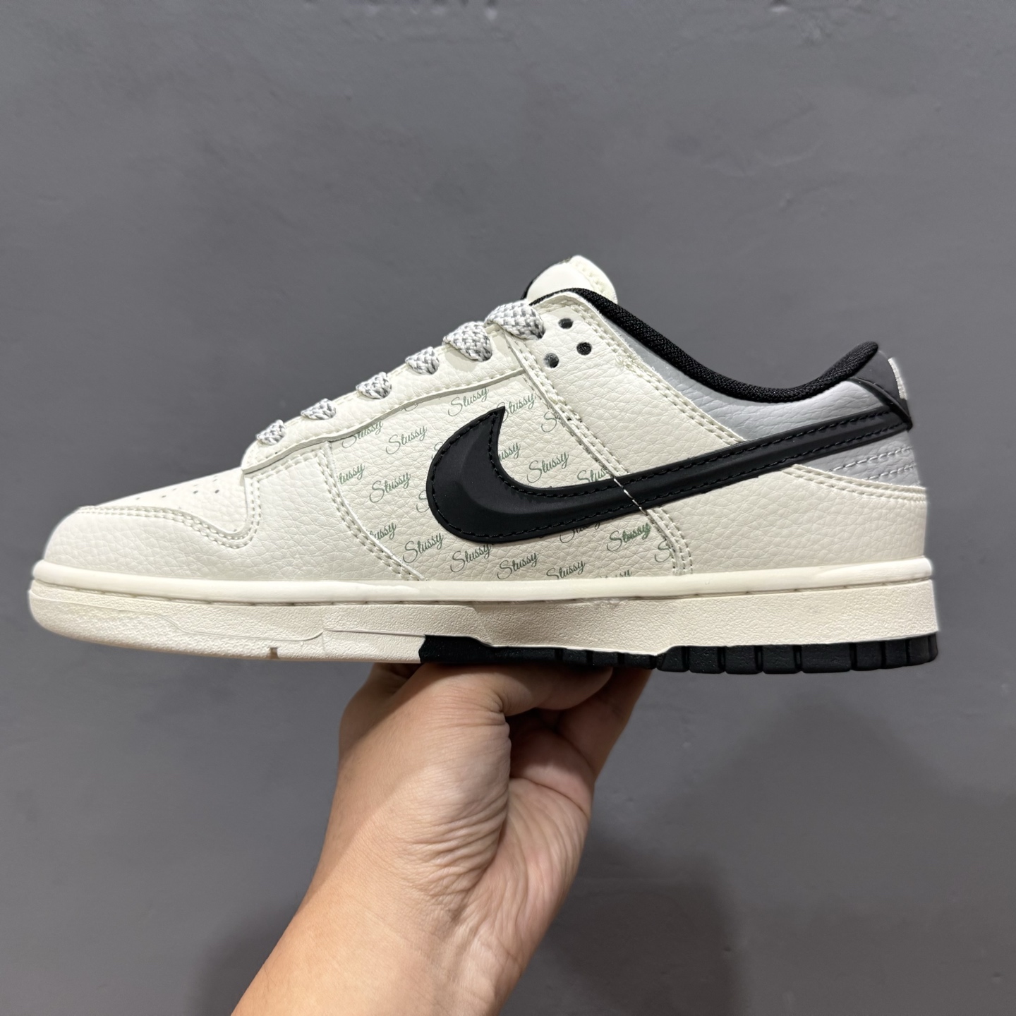 280 Nike SB Dunk Low 斯图西联名 立体黑勾 周年高端定制 低帮休闲板鞋 XS6089-537