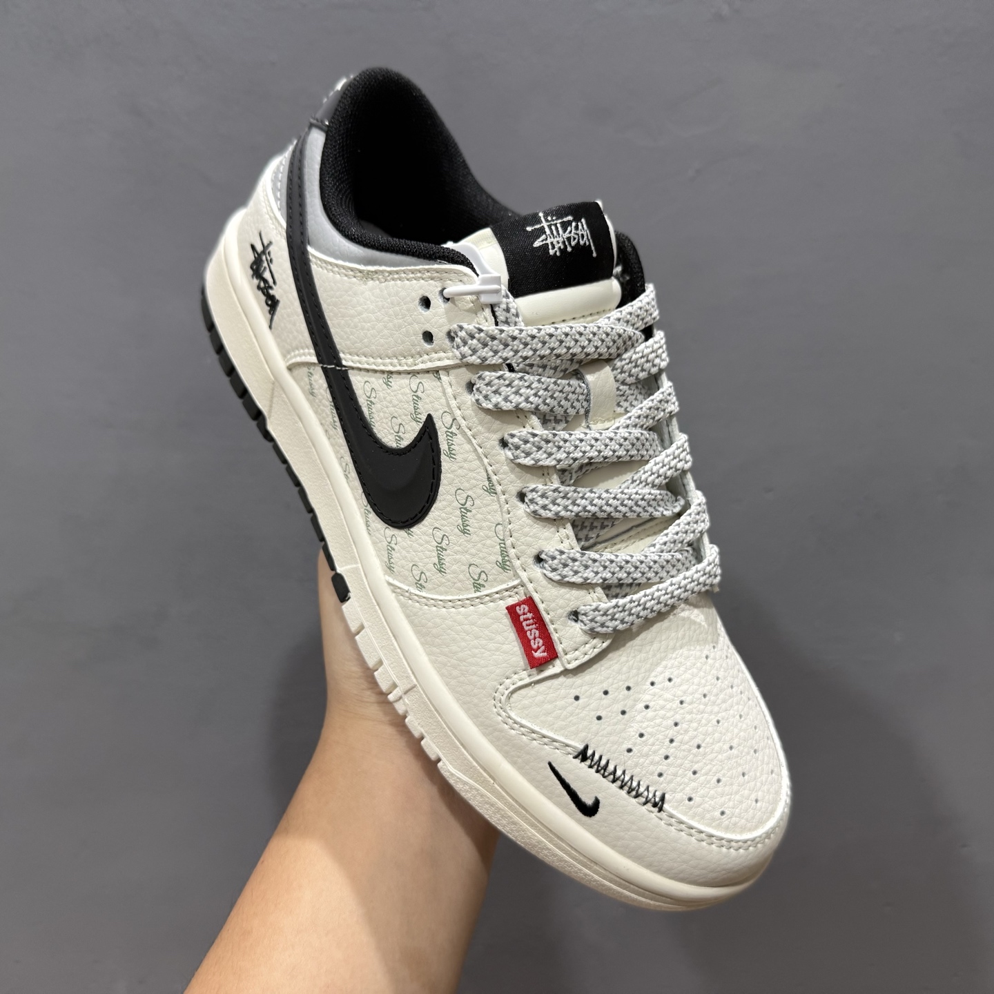 280 Nike SB Dunk Low 斯图西联名 立体黑勾 周年高端定制 低帮休闲板鞋 XS6089-537