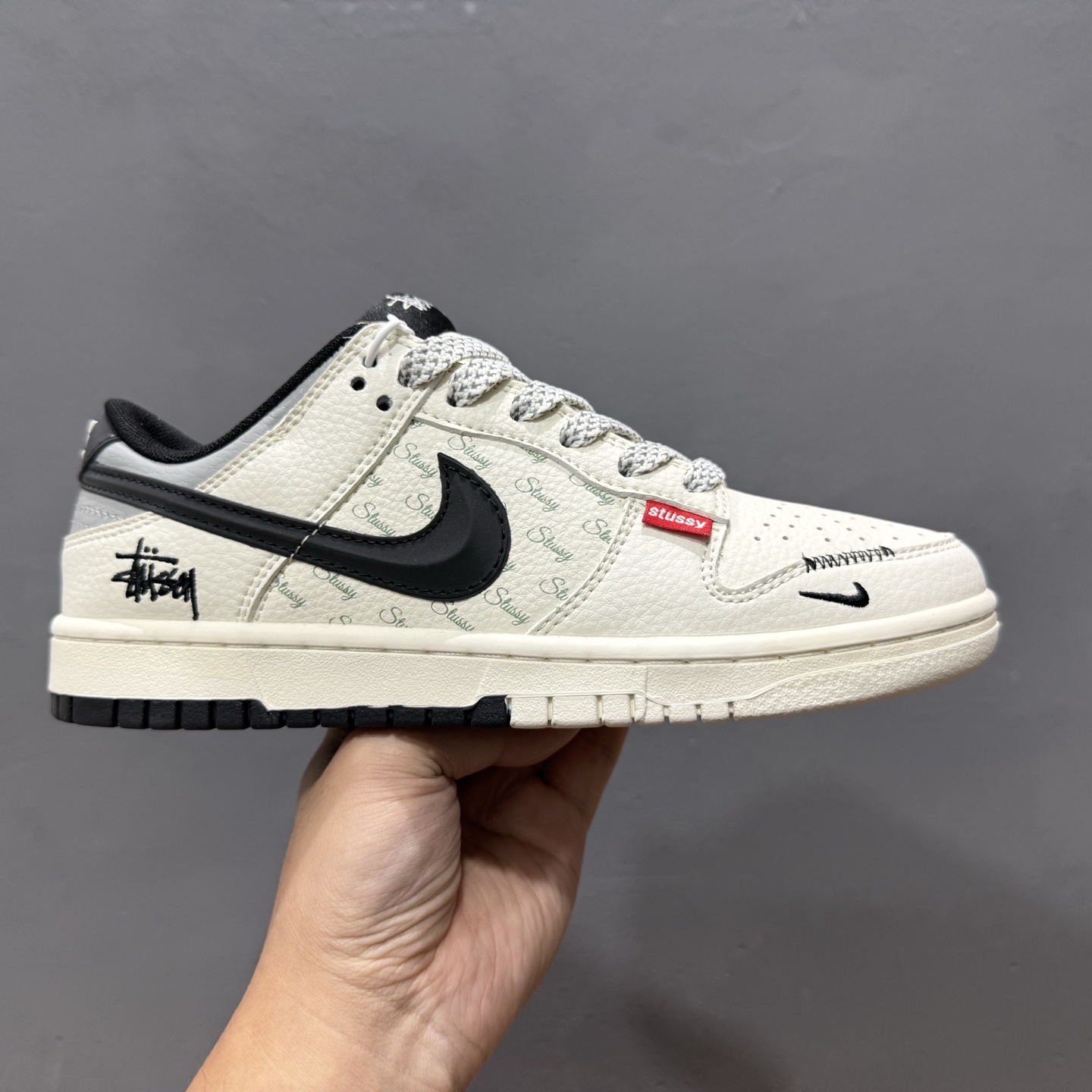 280 Nike SB Dunk Low 斯图西联名 立体黑勾 周年高端定制 低帮休闲板鞋 XS6089-537