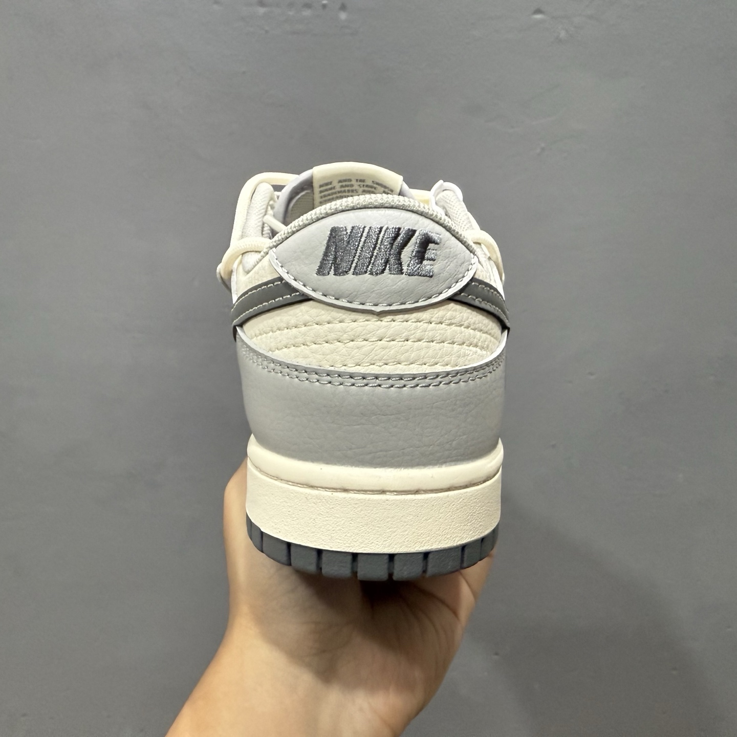 300 Nike SB Dunk Low Off-White系列 绑带爱心灰勾 周年高端定制 低帮休闲板鞋 DM6868-078