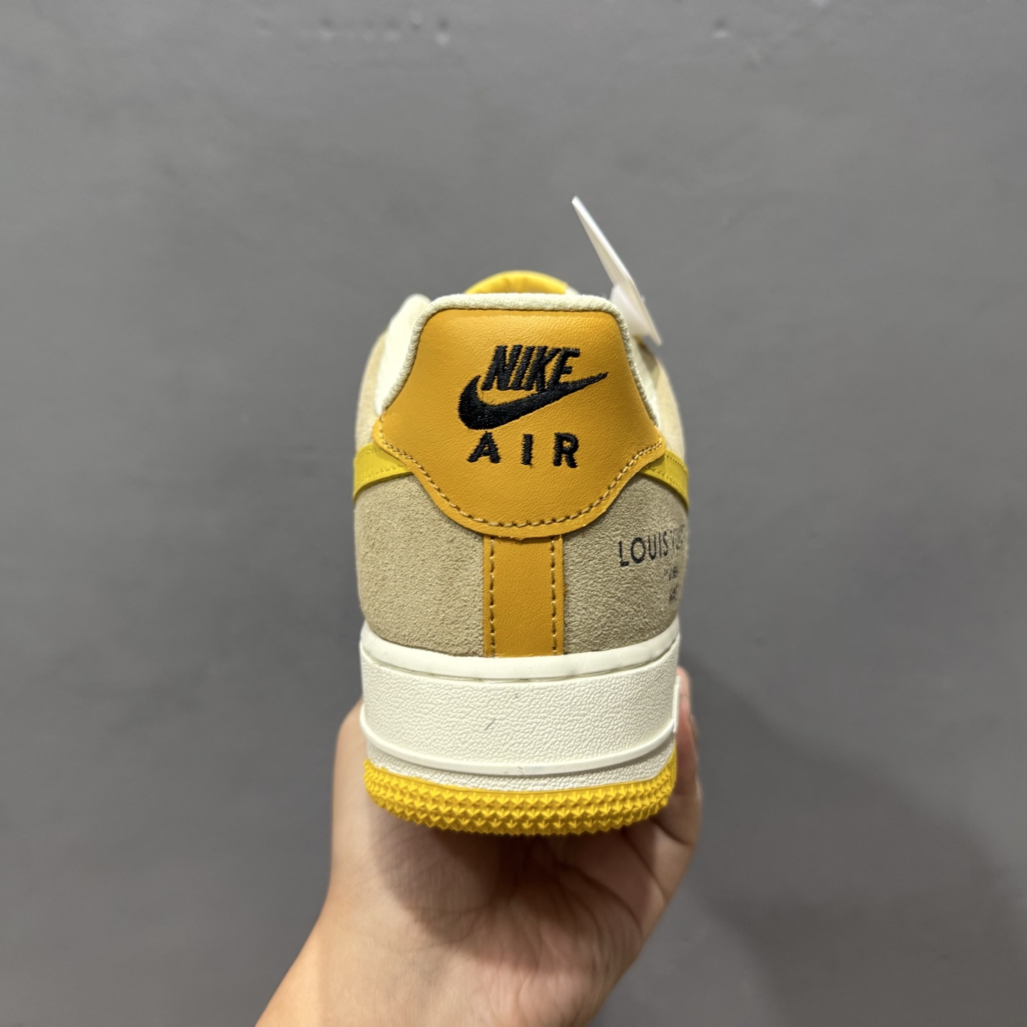 ￥170 Nike Air Force 1'07 Low LV联名 灰黄色 空军一号低帮休闲板鞋 HQ2037-322