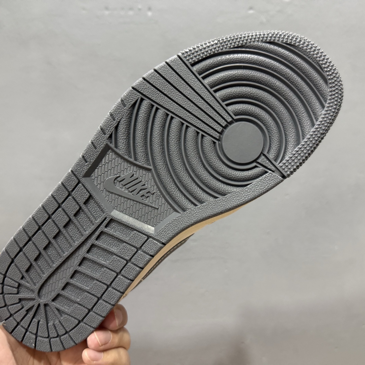 260 限量发售！ AIR JORDAN 1 LOW AJ1乔1低帮休闲板鞋 “白红灰勾配色定制款” XS6086-008