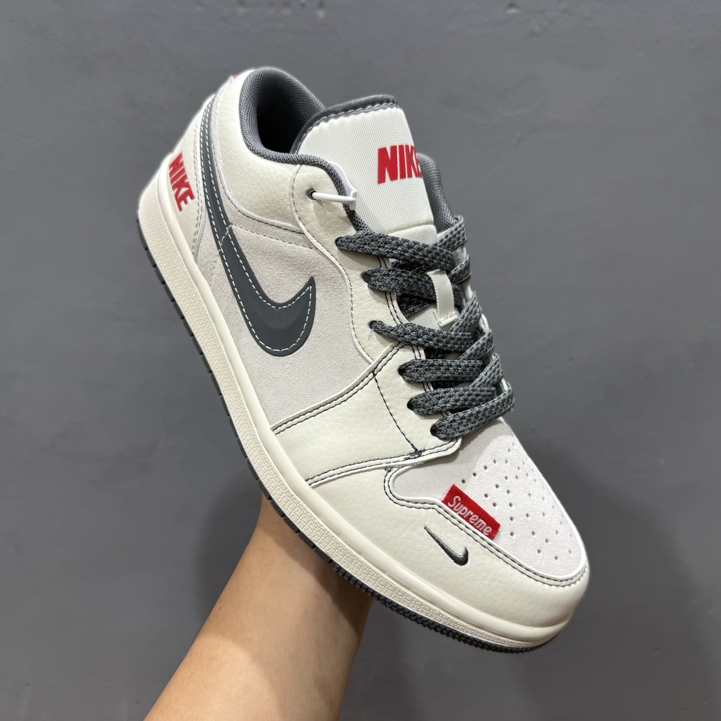 260 限量发售！ AIR JORDAN 1 LOW AJ1乔1低帮休闲板鞋 “白红灰勾配色定制款” XS6086-008