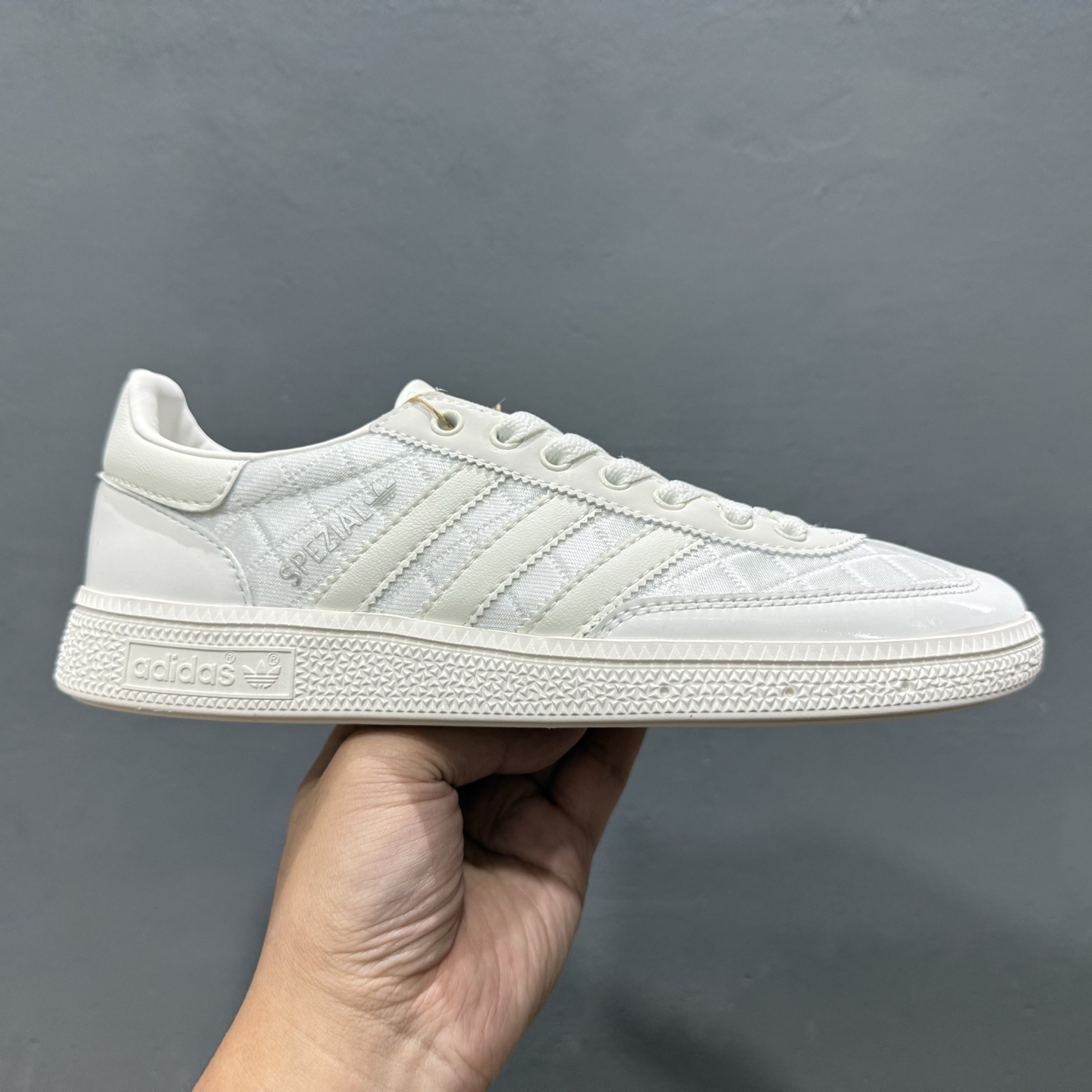 150 adidas originals Gazelle Indoor 白色 KJ0854