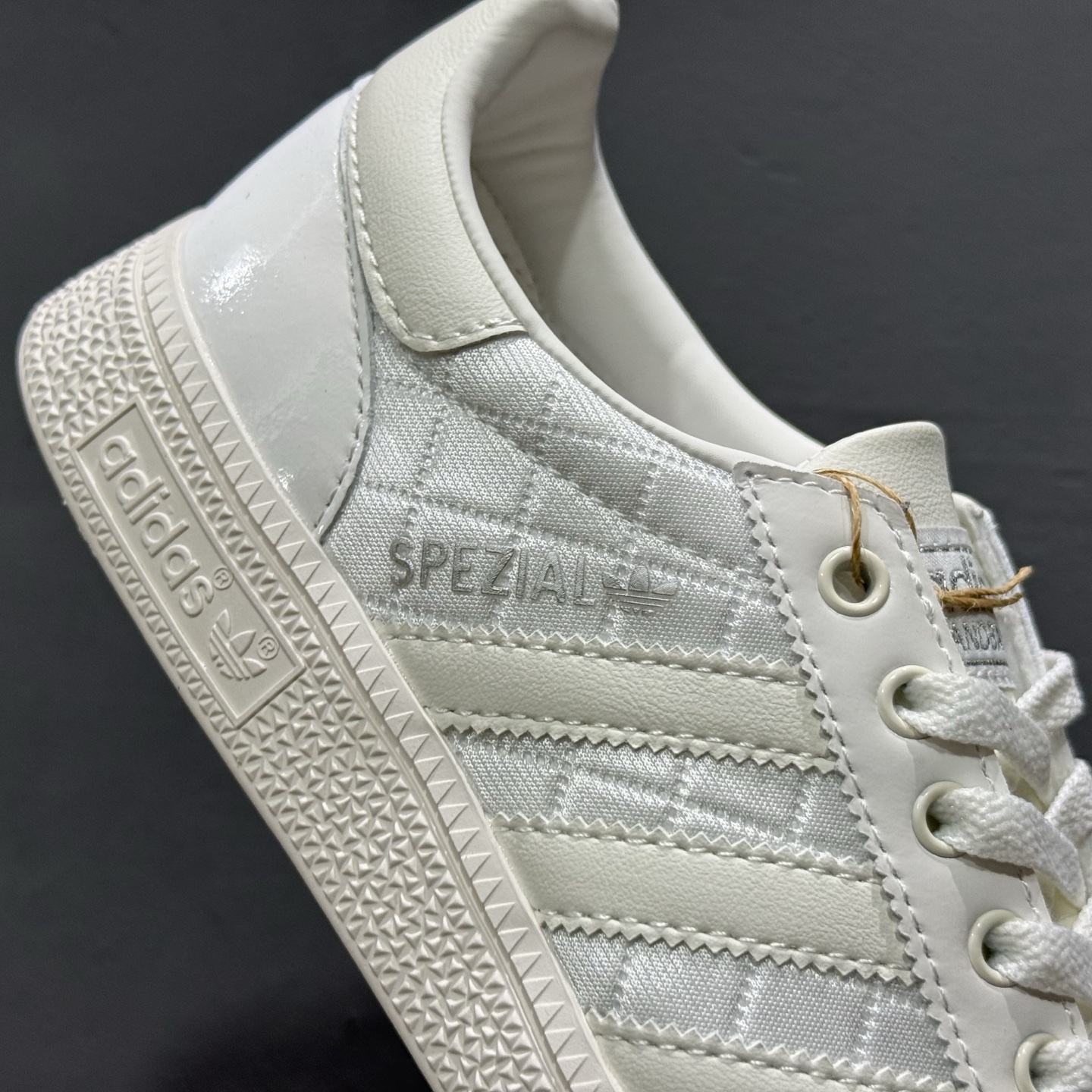 150 adidas originals Gazelle Indoor 白色 KJ0854