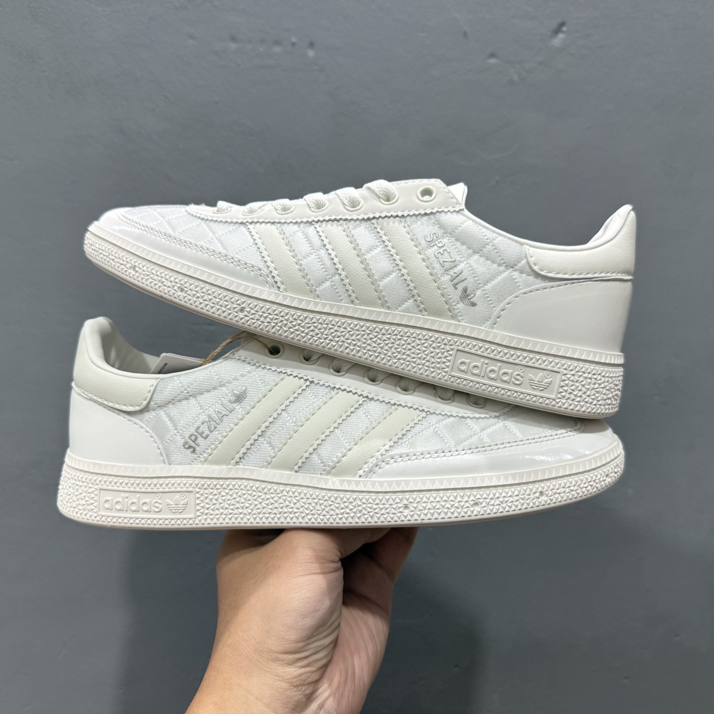 150 adidas originals Gazelle Indoor 白色 KJ0854