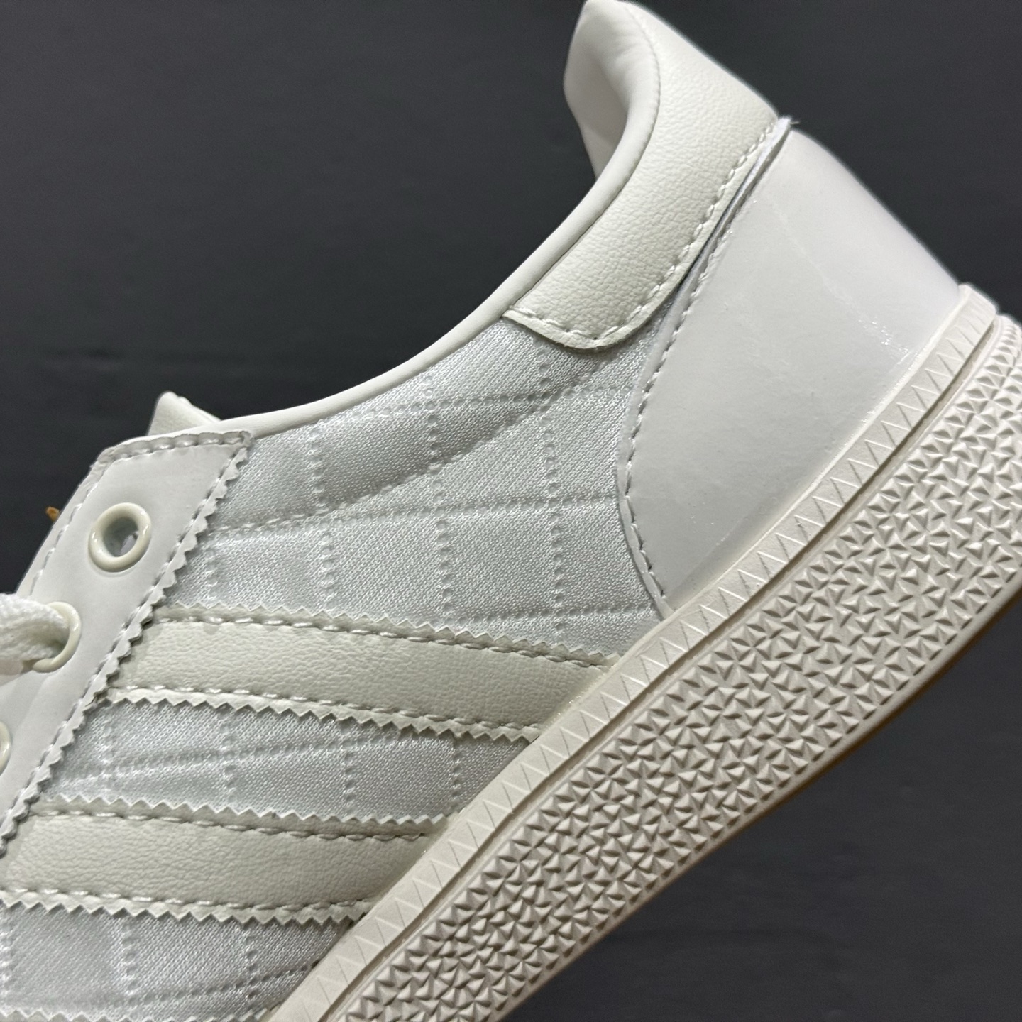 150 adidas originals Gazelle Indoor 白色 KJ0854