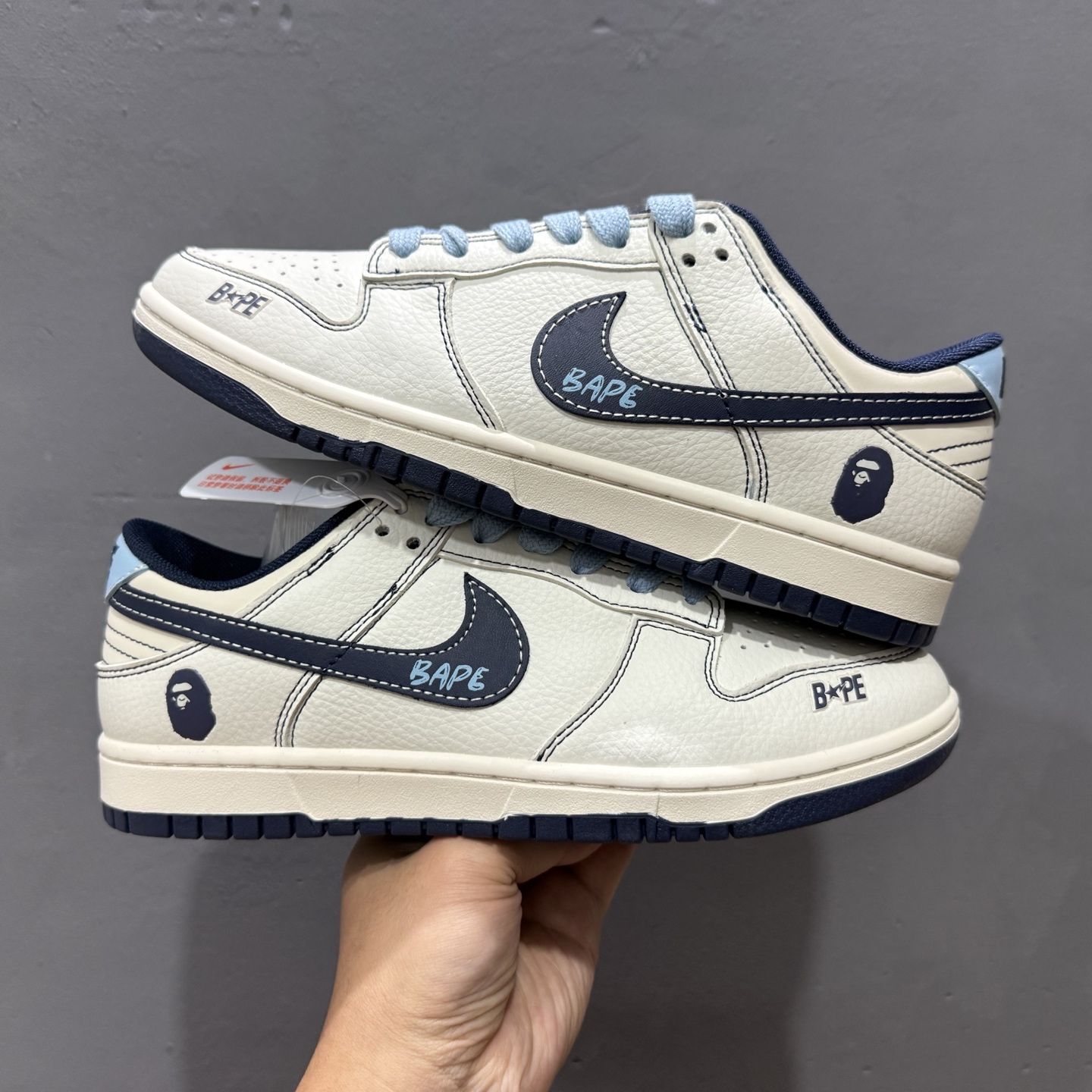 260 海外爆款限量发售！ Nike SB Dunk Low“猿人头联名——米白蓝勾配色” 高端定制 低帮休闲板鞋 BZ2501-100