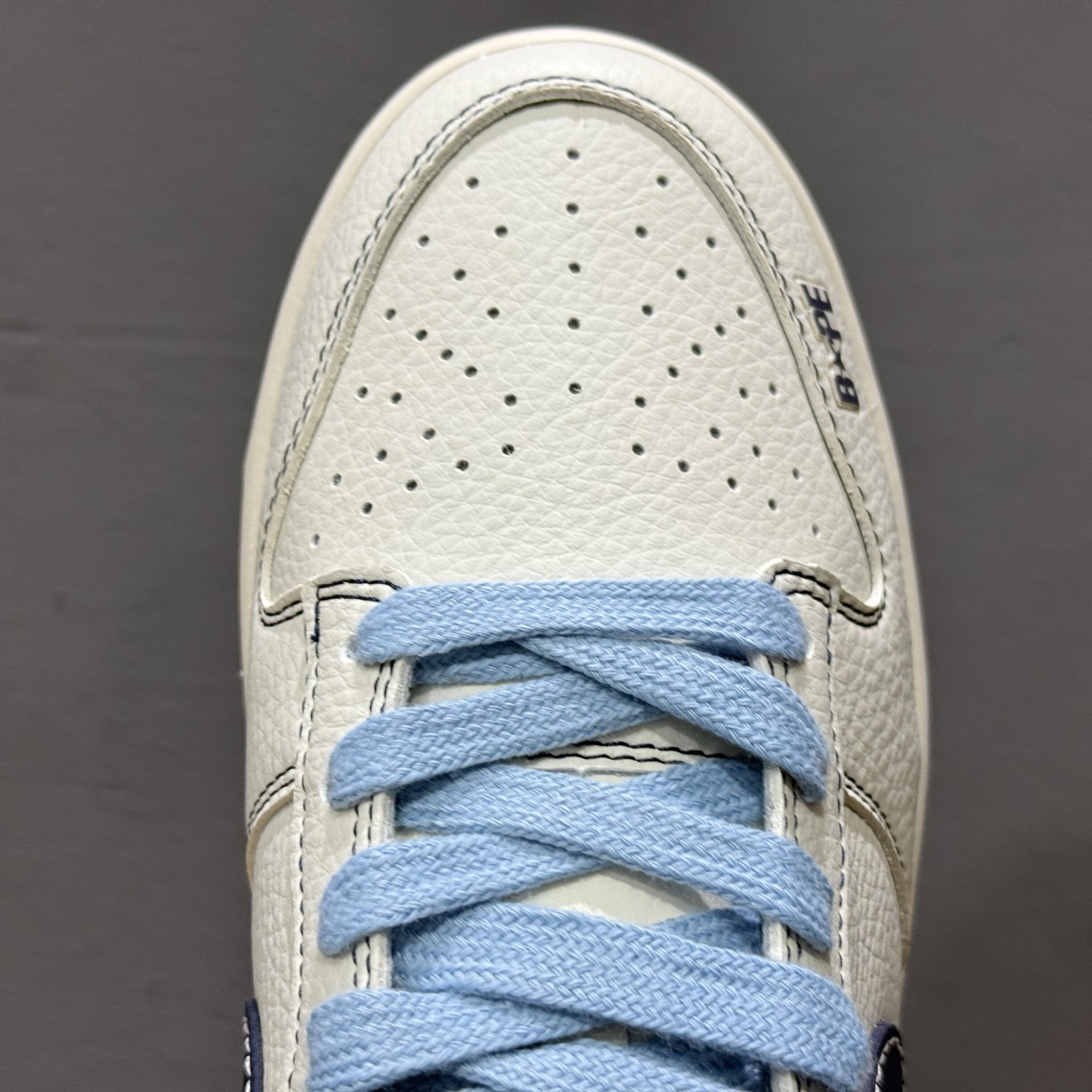 260 海外爆款限量发售！ Nike SB Dunk Low“猿人头联名——米白蓝勾配色” 高端定制 低帮休闲板鞋 BZ2501-100