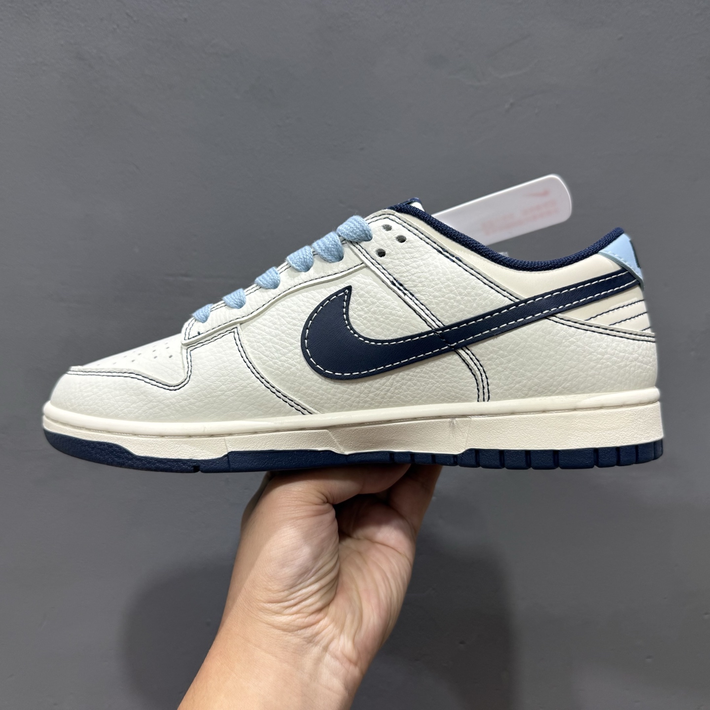 260 海外爆款限量发售！ Nike SB Dunk Low“猿人头联名——米白蓝勾配色” 高端定制 低帮休闲板鞋 BZ2501-100