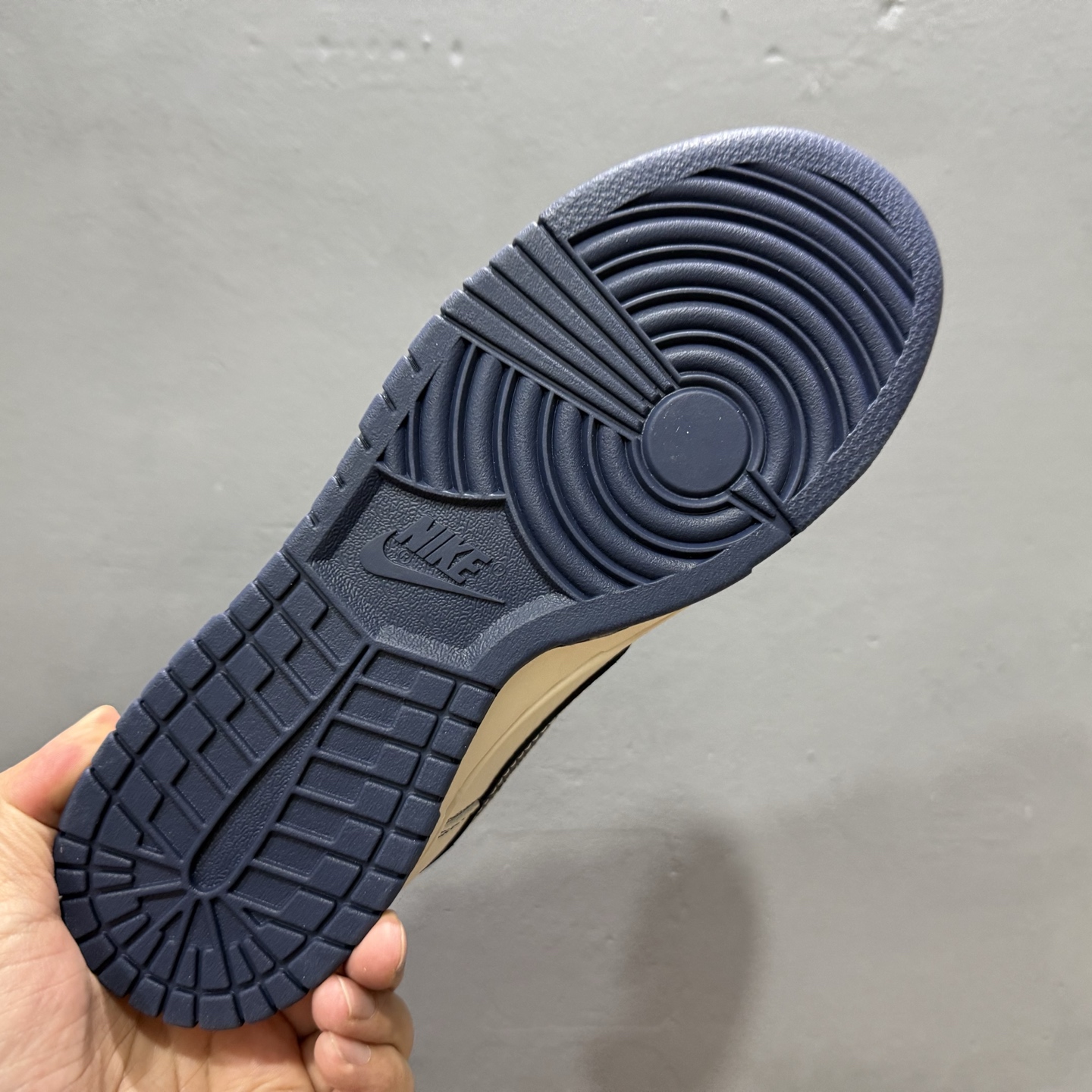 260 海外爆款限量发售！ Nike SB Dunk Low“猿人头联名——米白蓝勾配色” 高端定制 低帮休闲板鞋 BZ2501-100