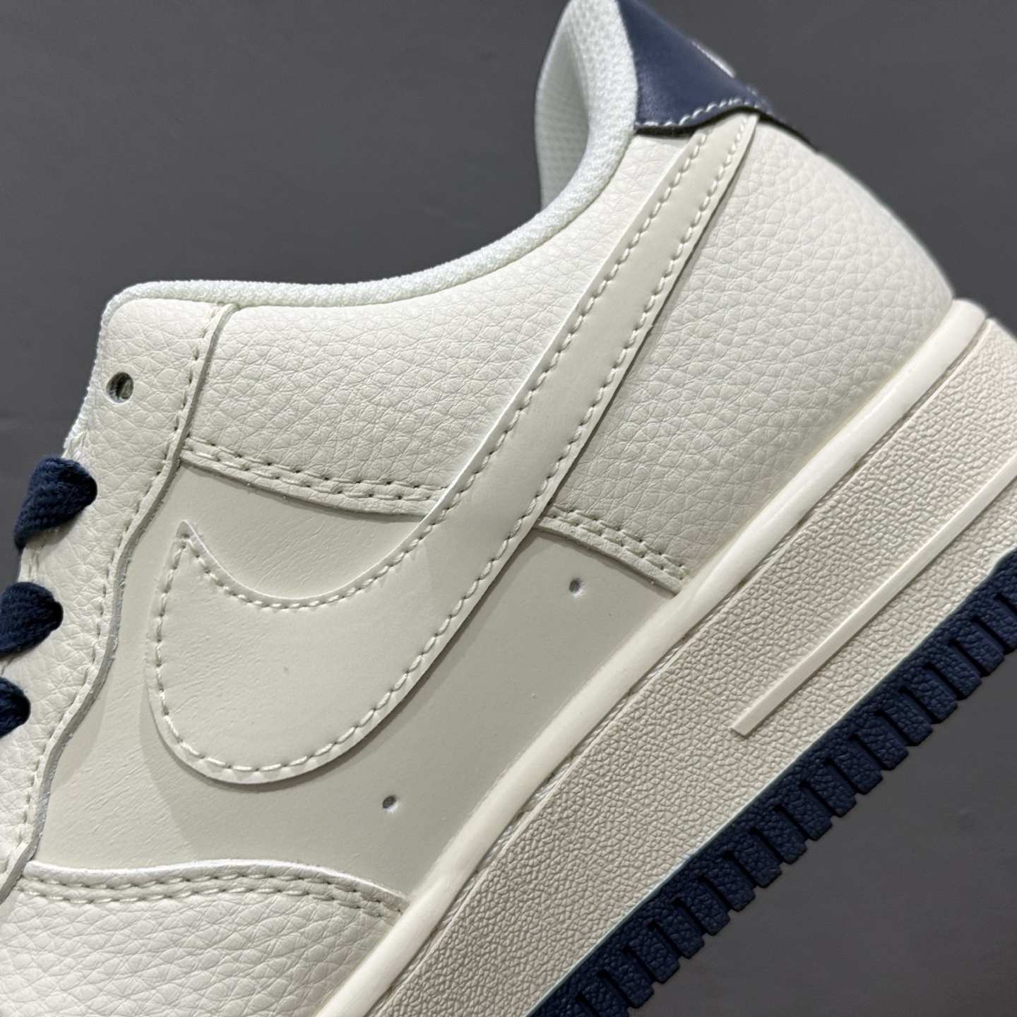 独家实拍Nike Air Force 1‘07 Low Bape联名 米浅深蓝勾 空军一号低帮休闲板鞋 XS1958-554