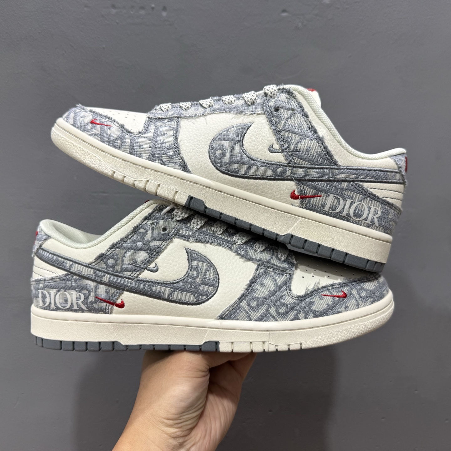 Nike SB Dunk Low 迪奥系列 织布灰勾 周年高端定制 低帮休闲板鞋 SJ2558-013
