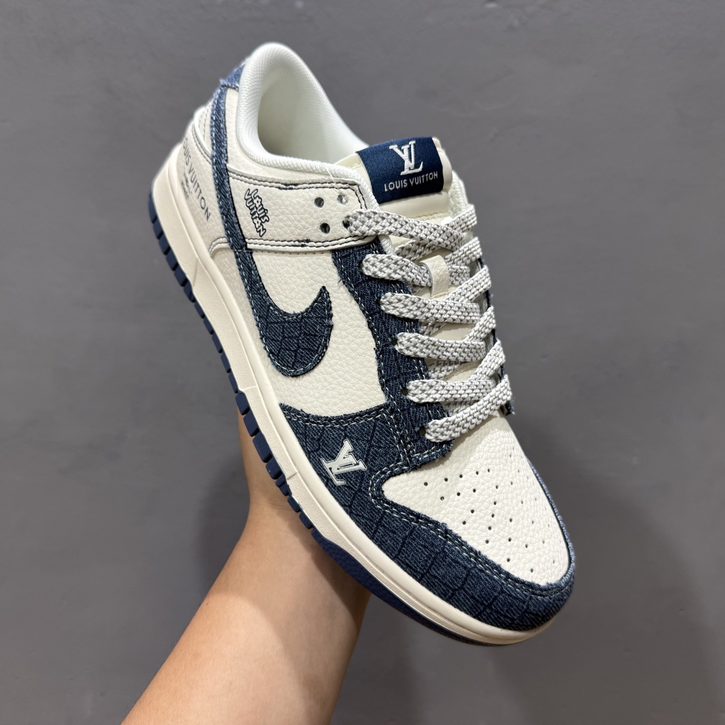 Nike SB Dunk Low LV系列牛仔布蓝勾 周年高端定制 低帮休闲板鞋 FC1688-221