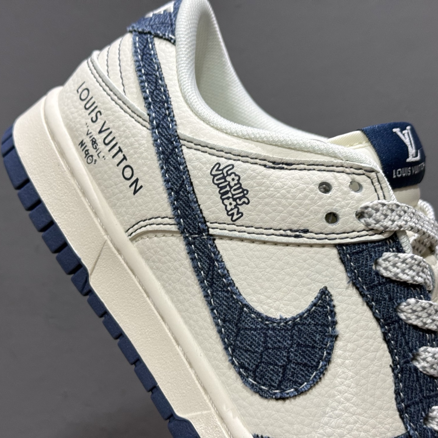 Nike SB Dunk Low LV系列牛仔布蓝勾 周年高端定制 低帮休闲板鞋 FC1688-221
