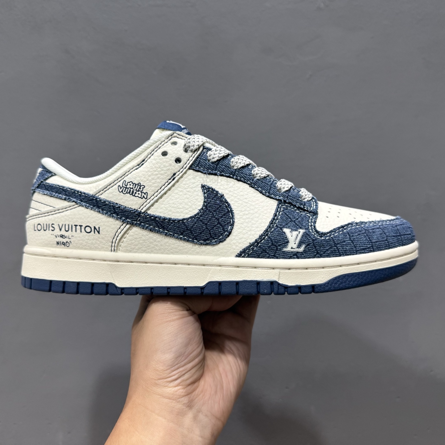 Nike SB Dunk Low LV系列牛仔布蓝勾 周年高端定制 低帮休闲板鞋 FC1688-221