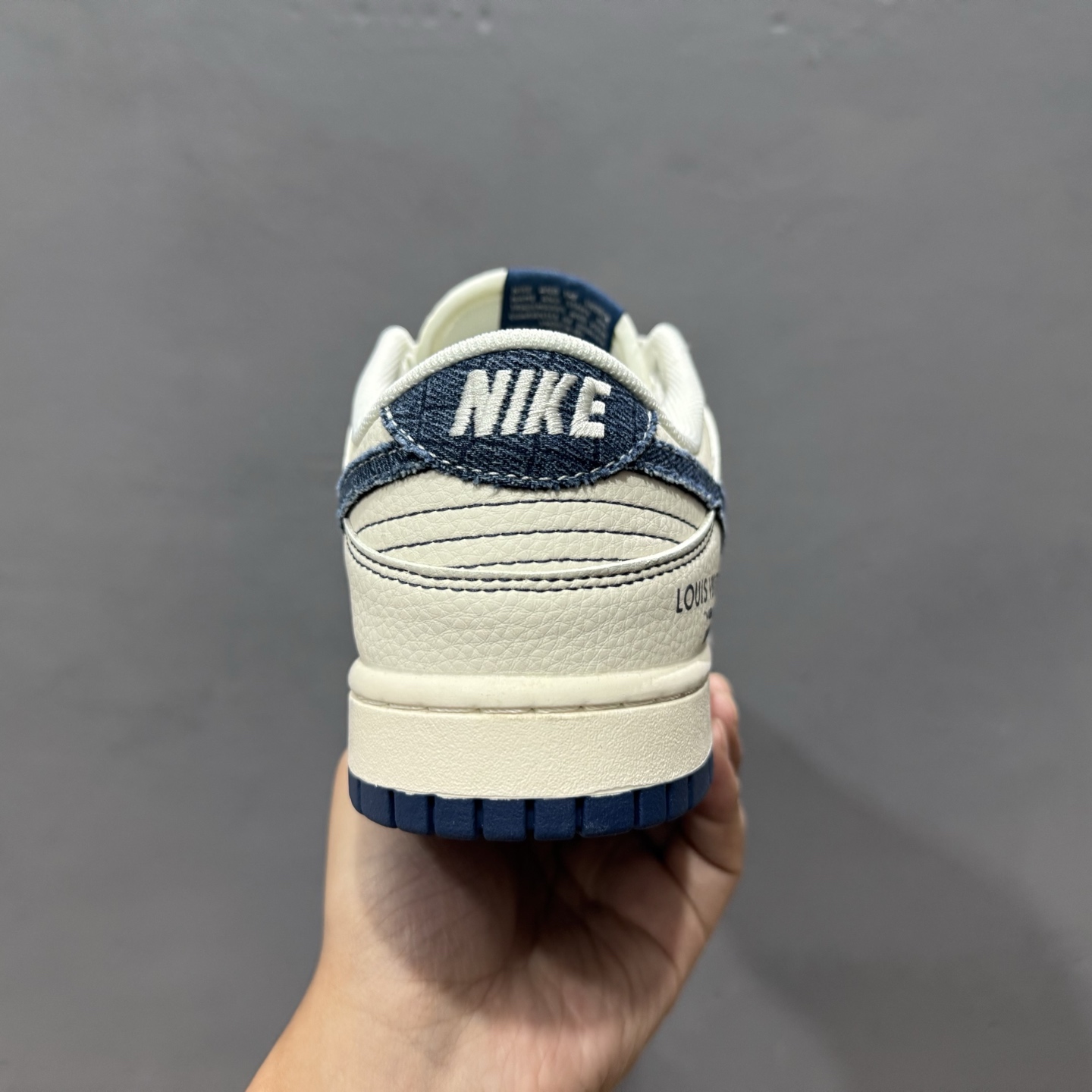 Nike SB Dunk Low LV系列牛仔布蓝勾 周年高端定制 低帮休闲板鞋 FC1688-221