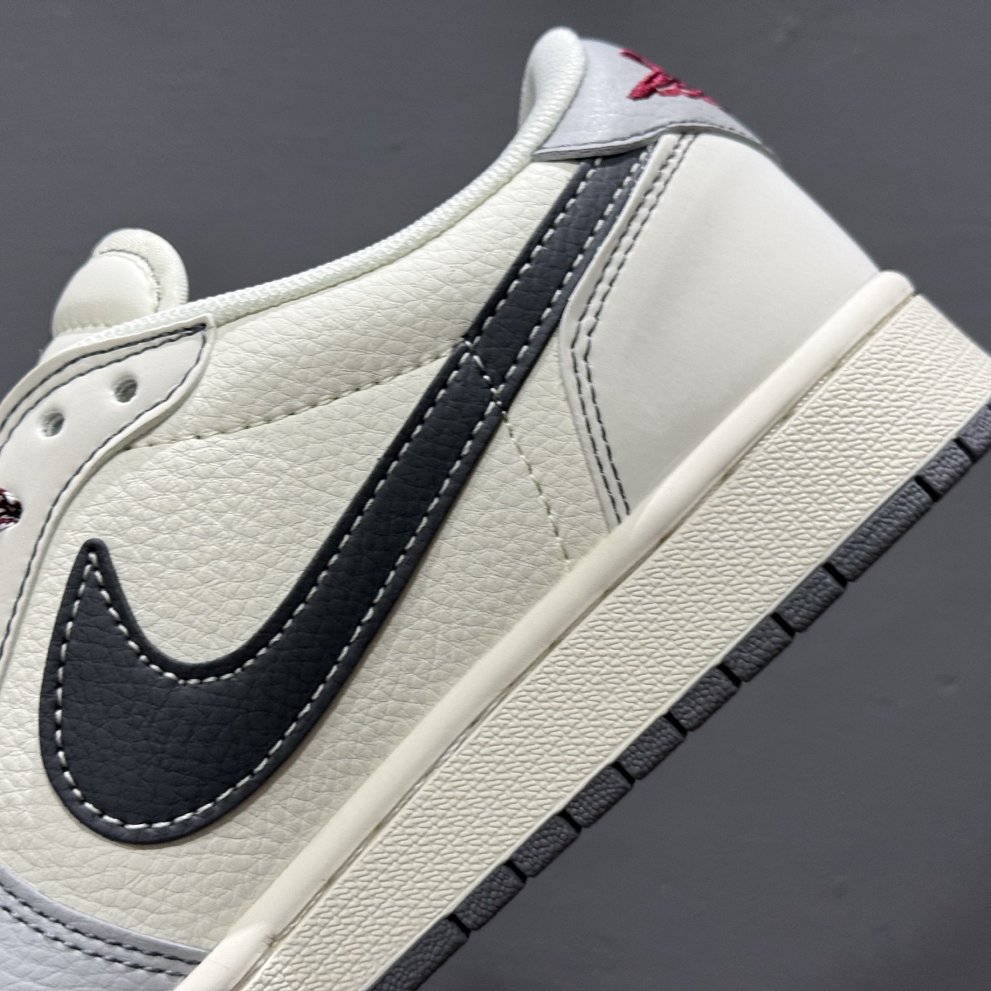 XC版 Travis Scott x Fragment Design x Air Jordan 1 Low SP AJ1 斯图西联名 黑勾骷髅头 低帮文化休闲板鞋 JJ2508-553