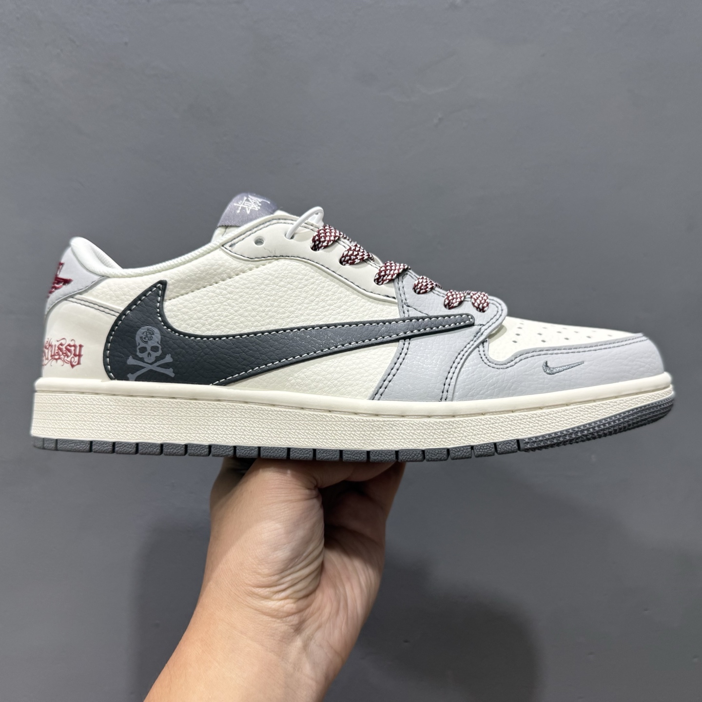 XC版 Travis Scott x Fragment Design x Air Jordan 1 Low SP AJ1 斯图西联名 黑勾骷髅头 低帮文化休闲板鞋 JJ2508-553