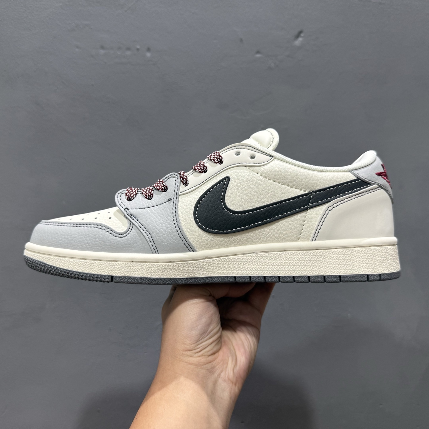 XC版 Travis Scott x Fragment Design x Air Jordan 1 Low SP AJ1 斯图西联名 黑勾骷髅头 低帮文化休闲板鞋 JJ2508-553