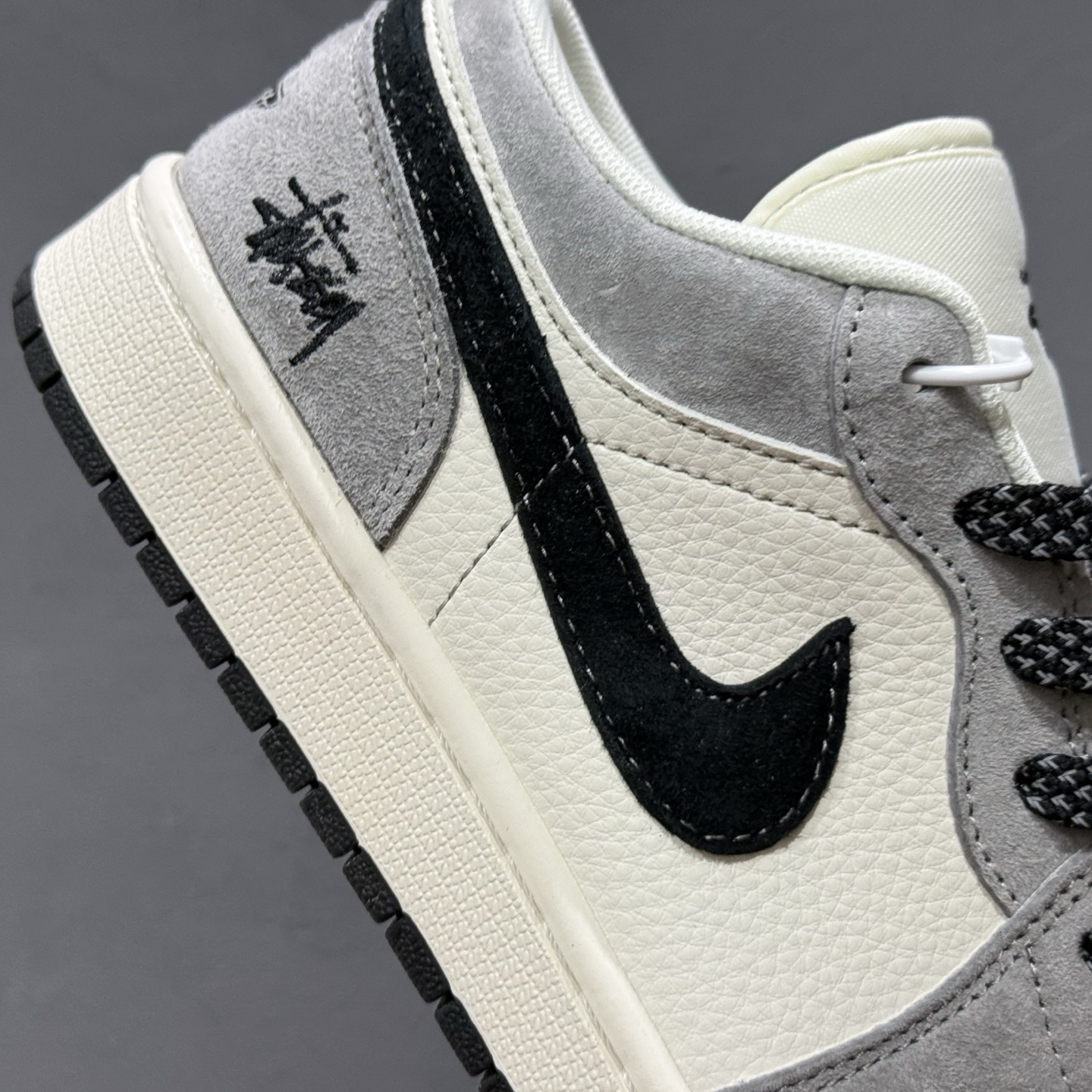 XC版 Air Jordan 1 Low AJ1 乔1 斯图西联名 黑勾 高端定制 低帮复古篮球鞋 XX3318-508