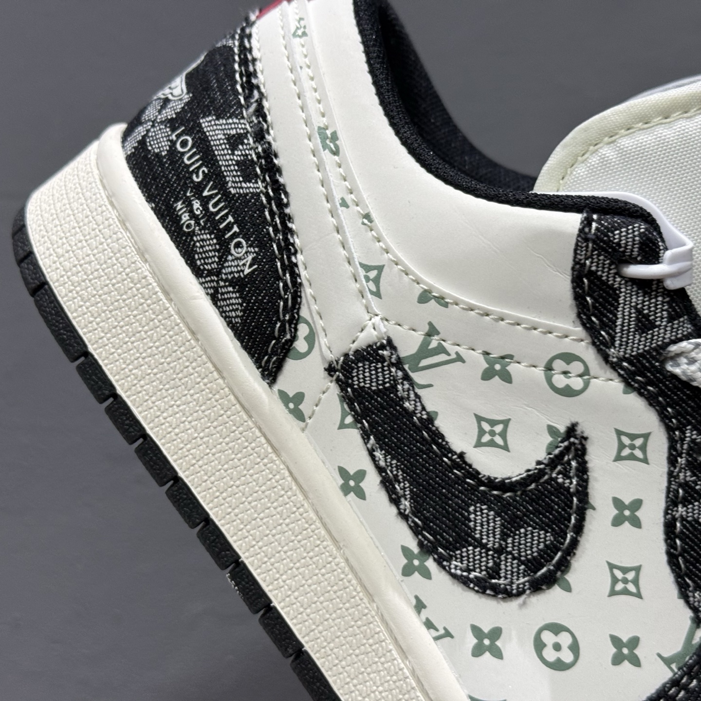 Nike Dunk Low 蛇年系列 黑鳞黑勾 YX5066-292