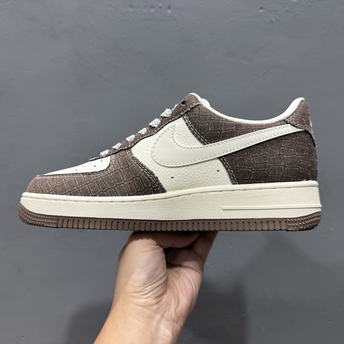 独家实拍Nike Air Force 1‘07 Low Supreme联名 双拼灰绿抽绳 空军一号低帮休闲板鞋 DM6868-070