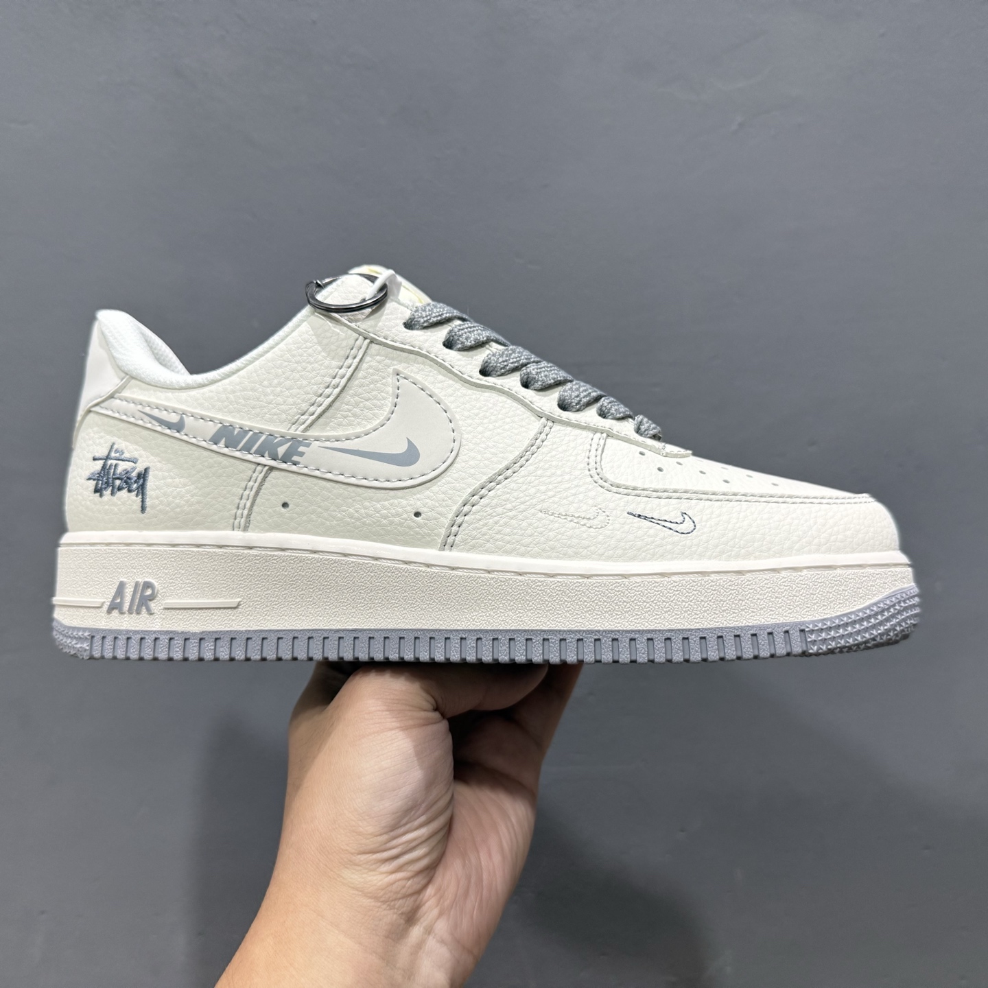 Nike Air Force 1’07 Low 斯图西联名 米灰耐克小勾 空军一号低帮休闲板鞋 HH7518-064